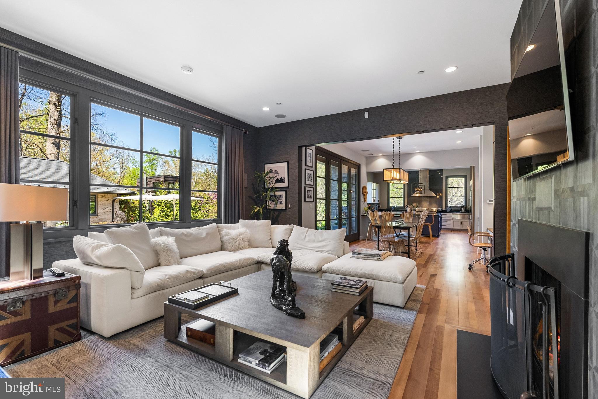 FOREST HILLS - Residential