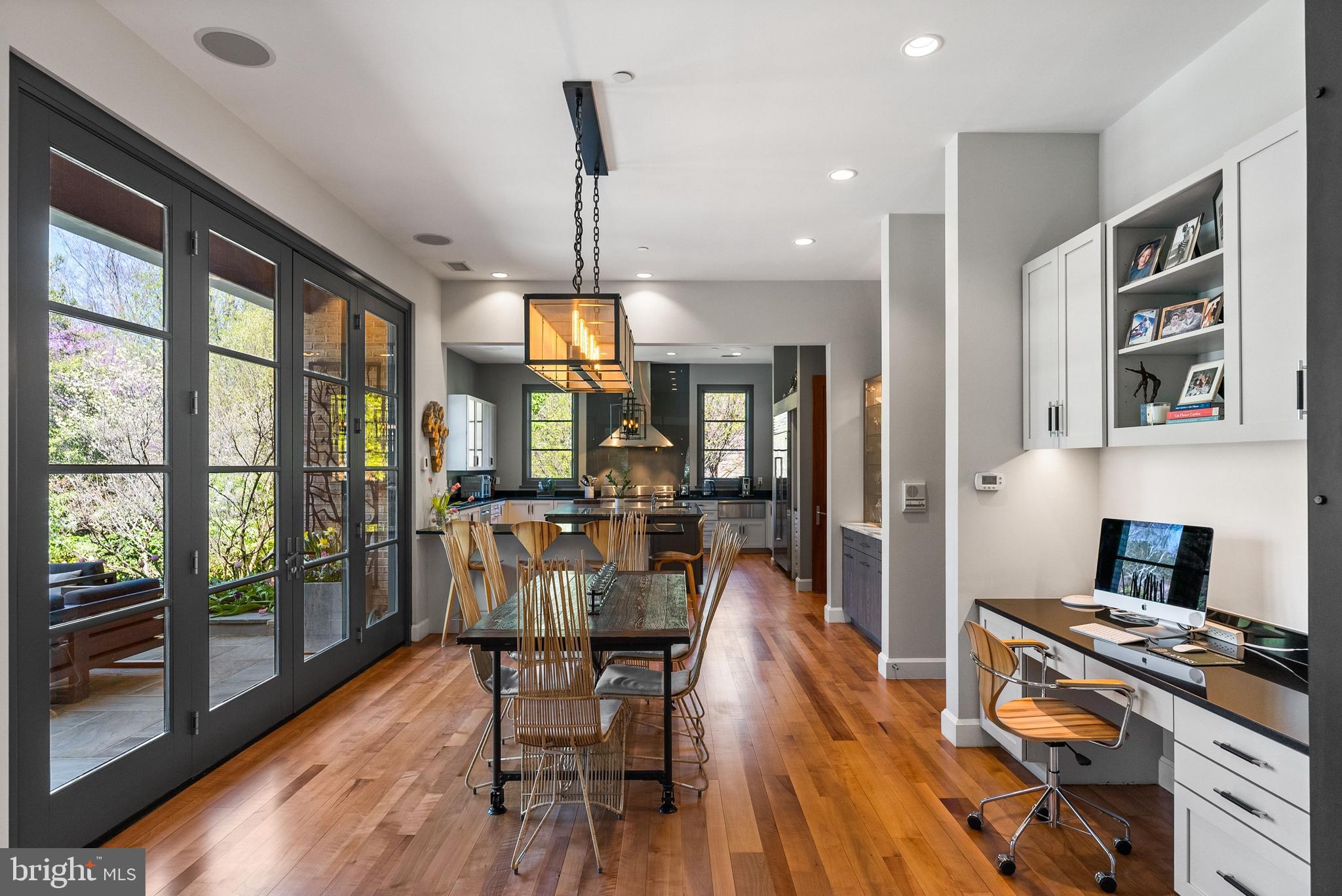 FOREST HILLS - Residential