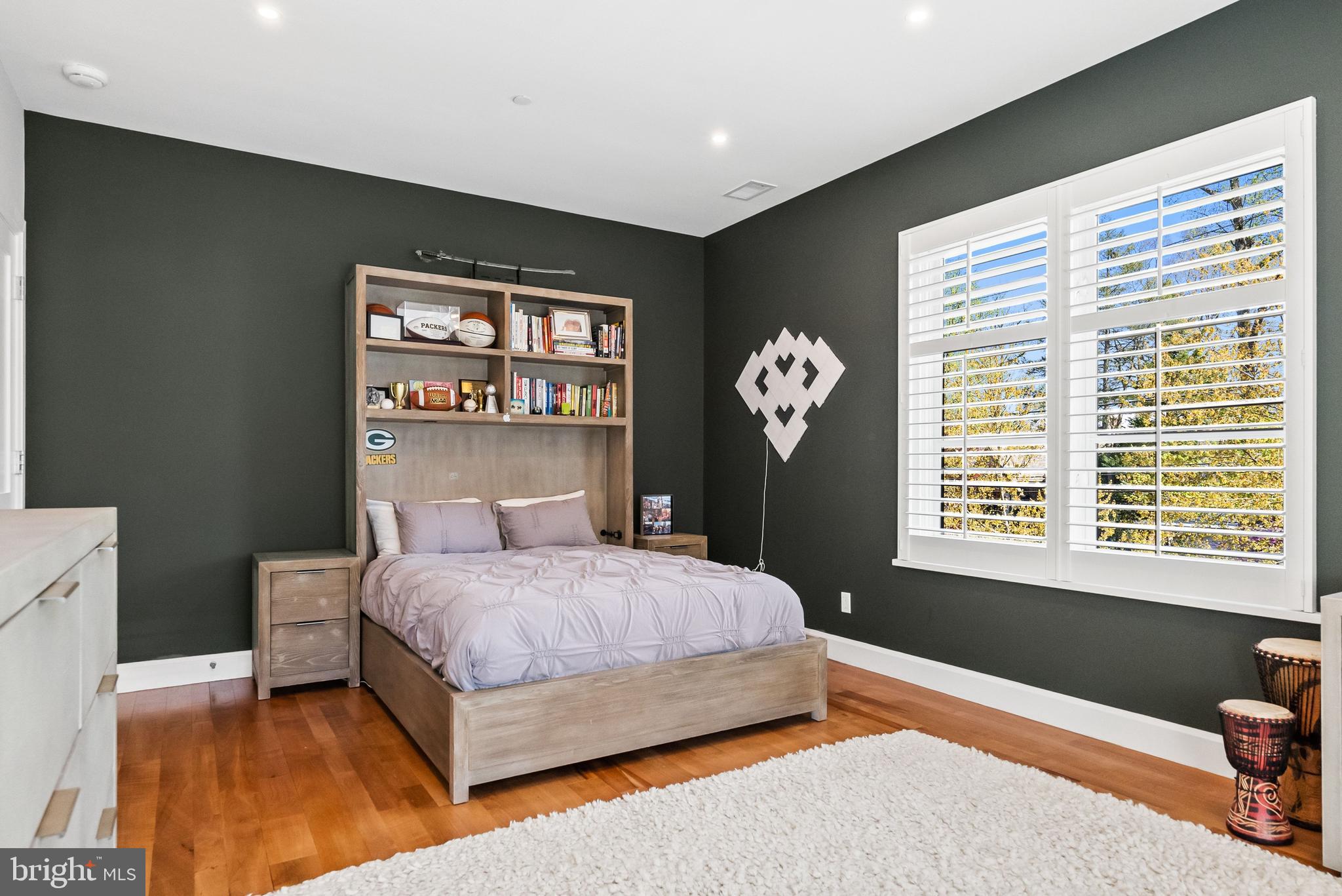 FOREST HILLS - Residential