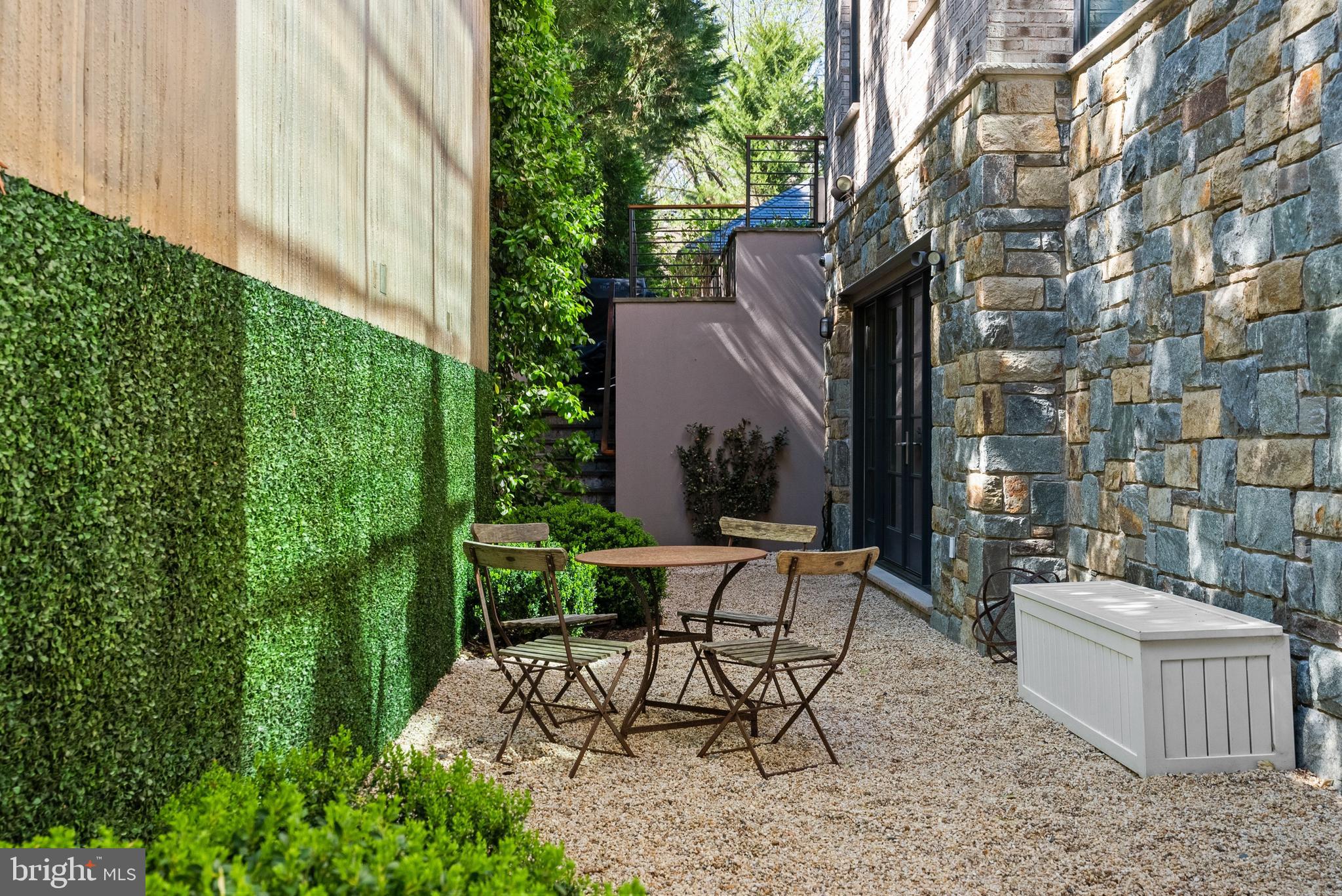 FOREST HILLS - Residential
