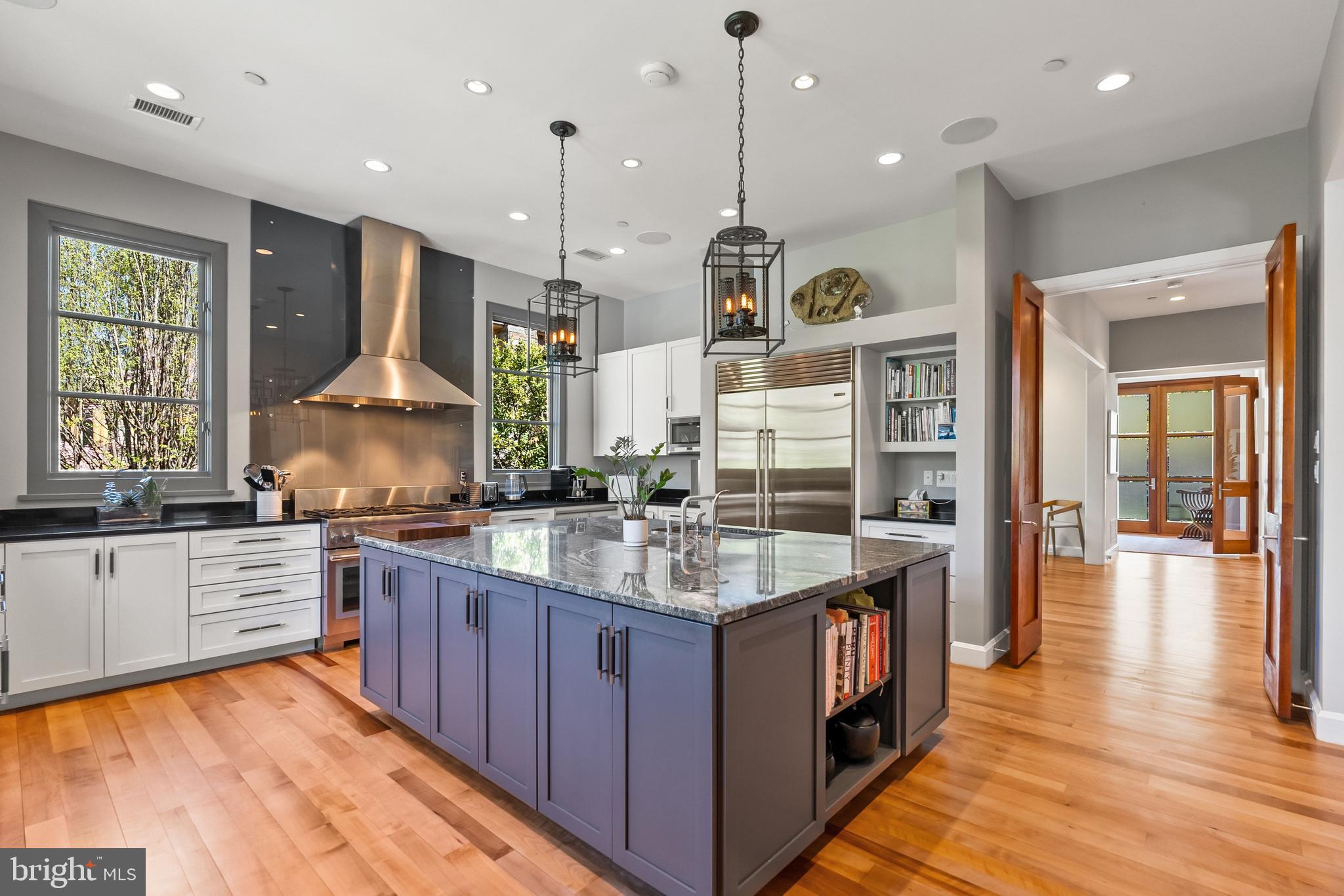 FOREST HILLS - Residential
