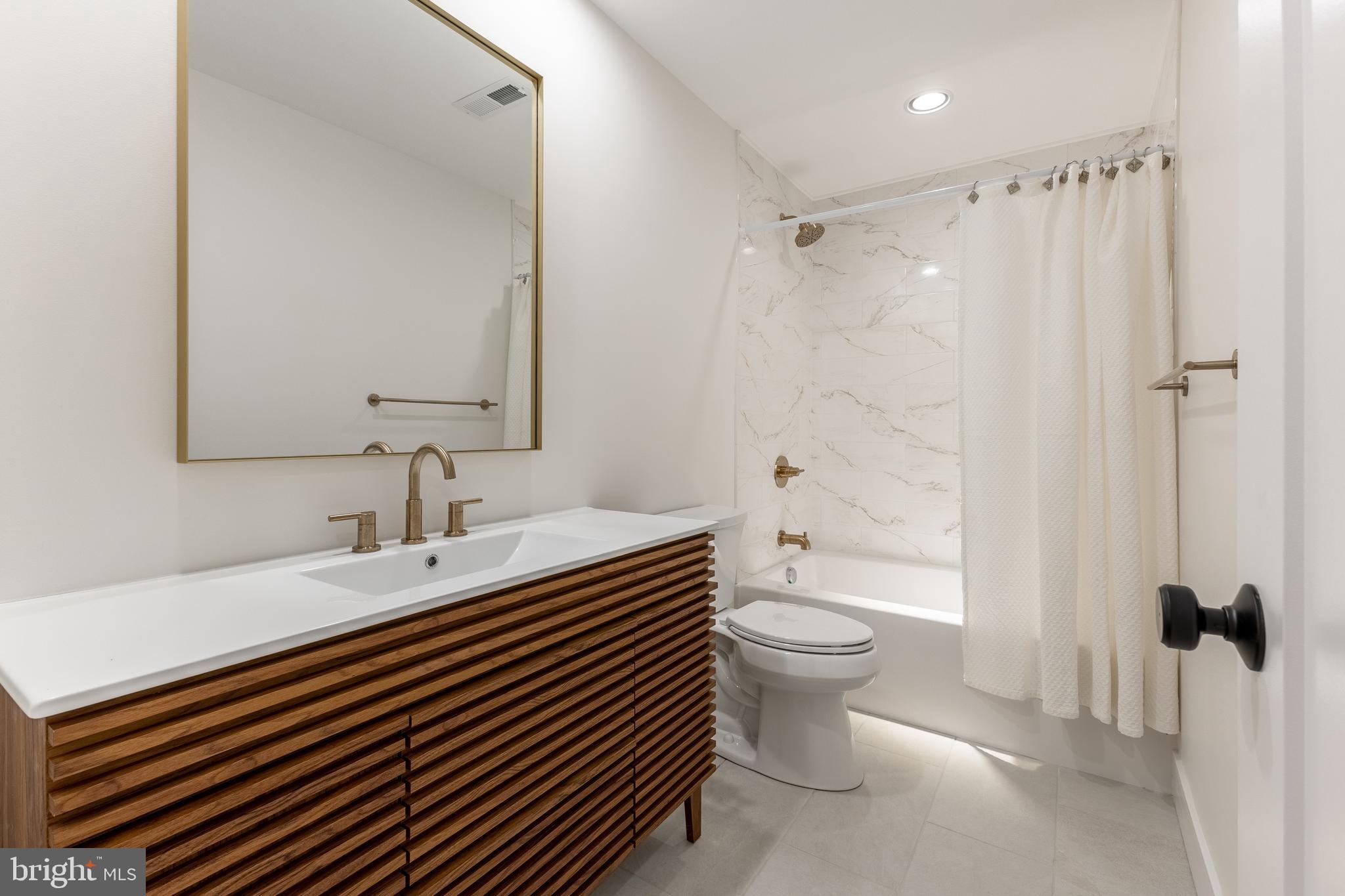 WINFIELD HEIGHTS - Residential