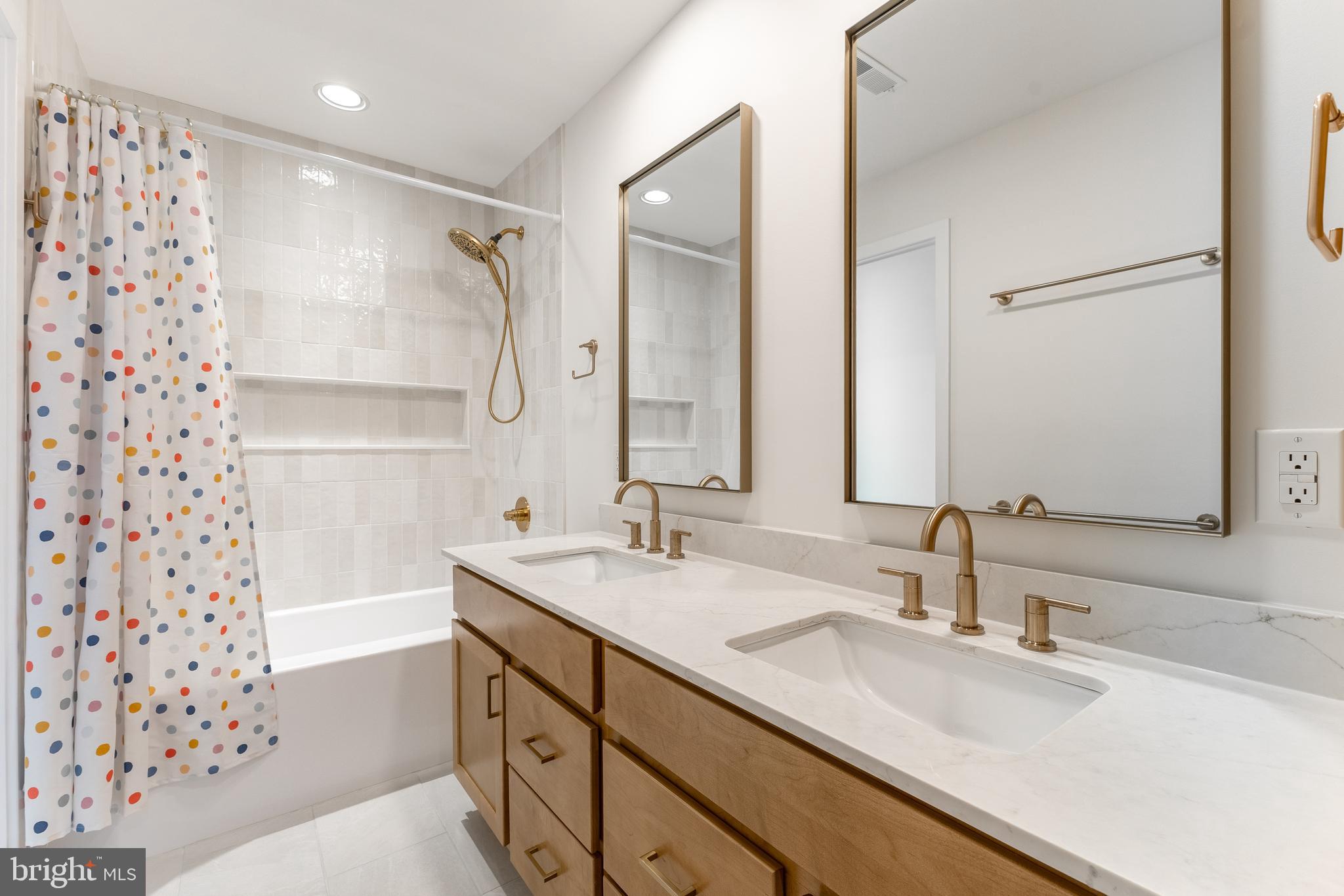 WINFIELD HEIGHTS - Residential