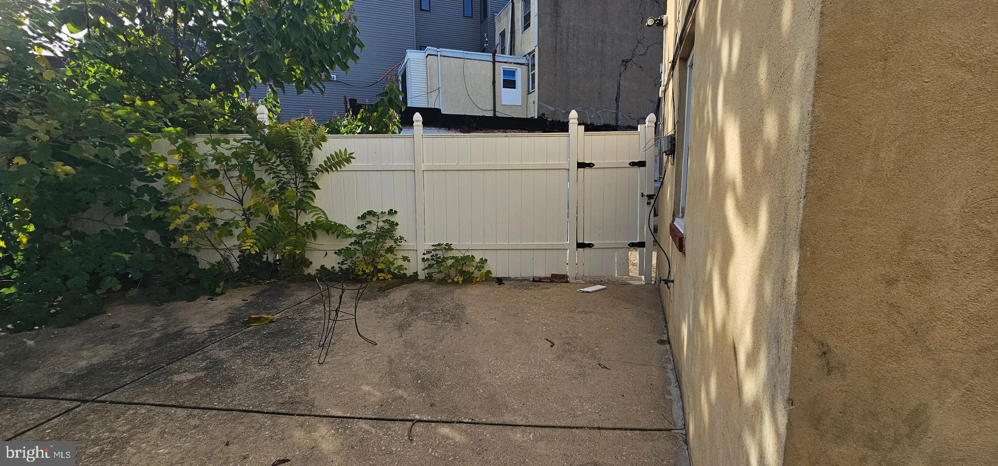 3824 LANCASTER AVENUE