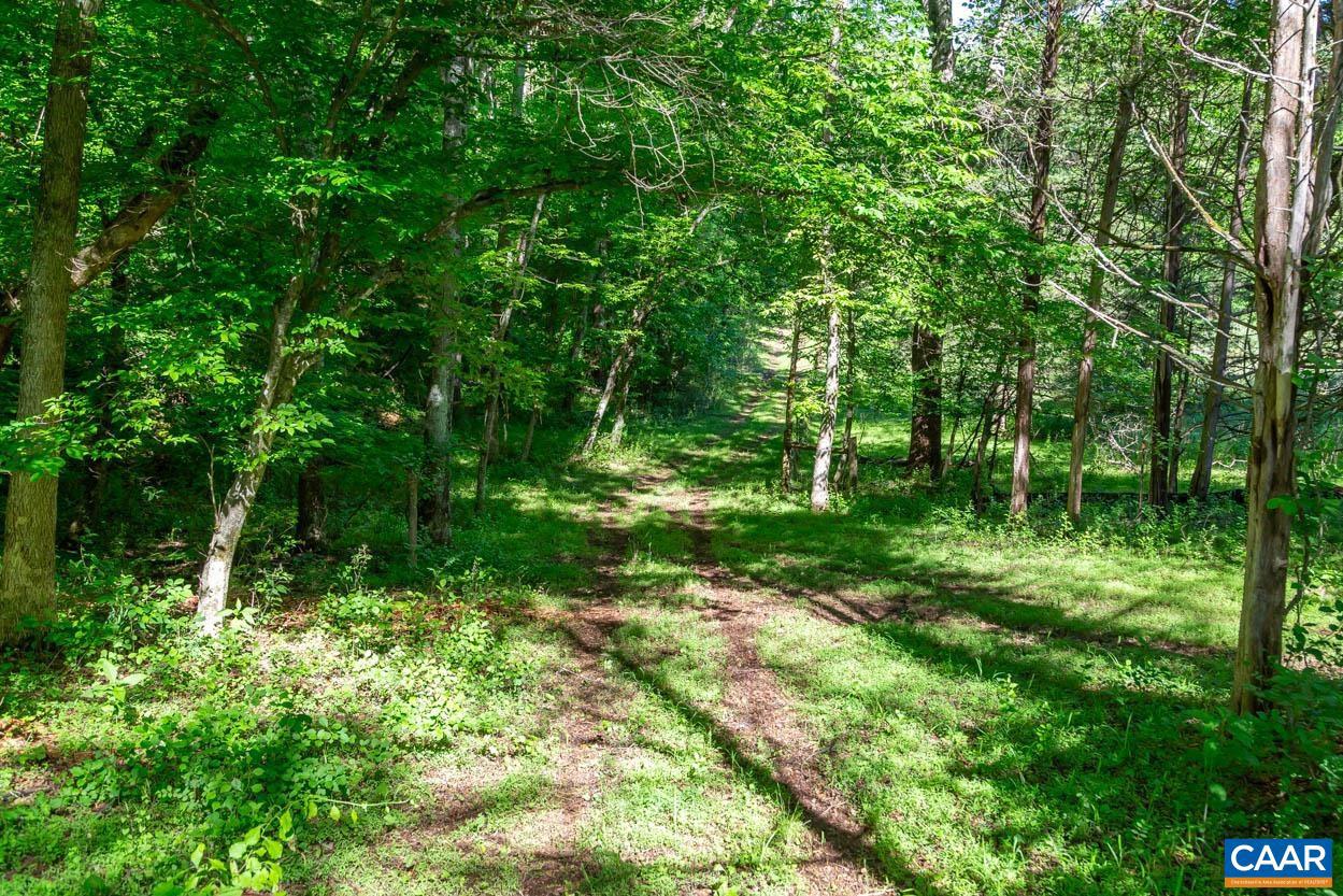 BEAU MONT FARM - Residential