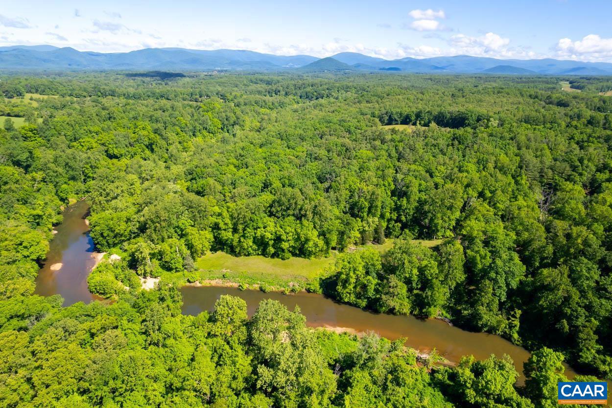 BEAU MONT FARM - Residential