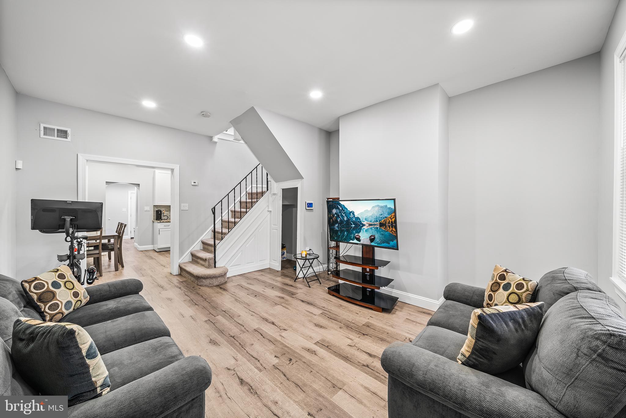 GERMANTOWN (EAST) - Residential