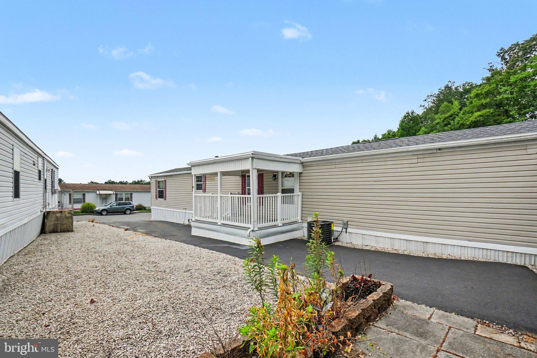 2461 ELIZABETH AVENUE D-09