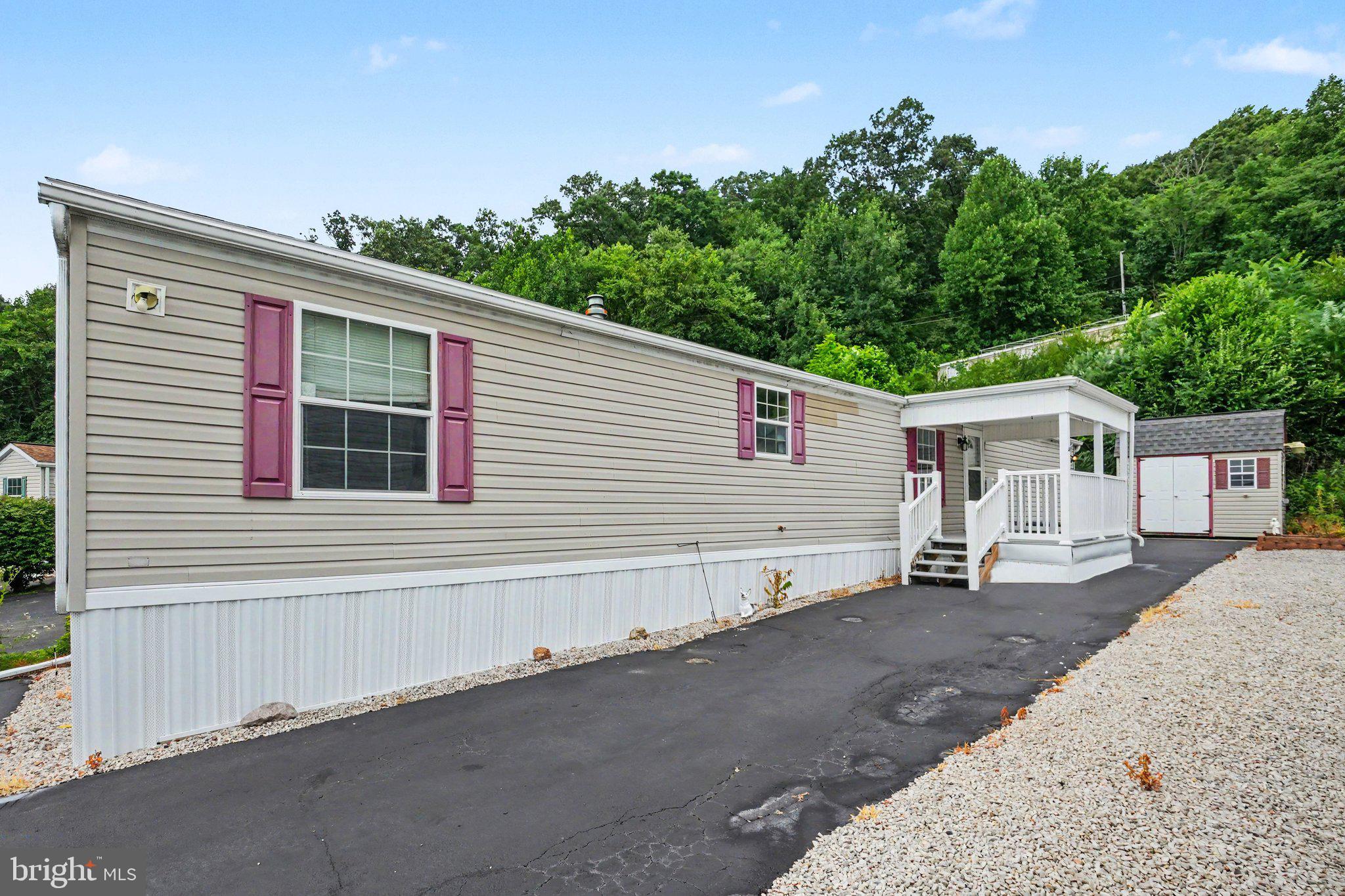 2461 ELIZABETH AVENUE D-09