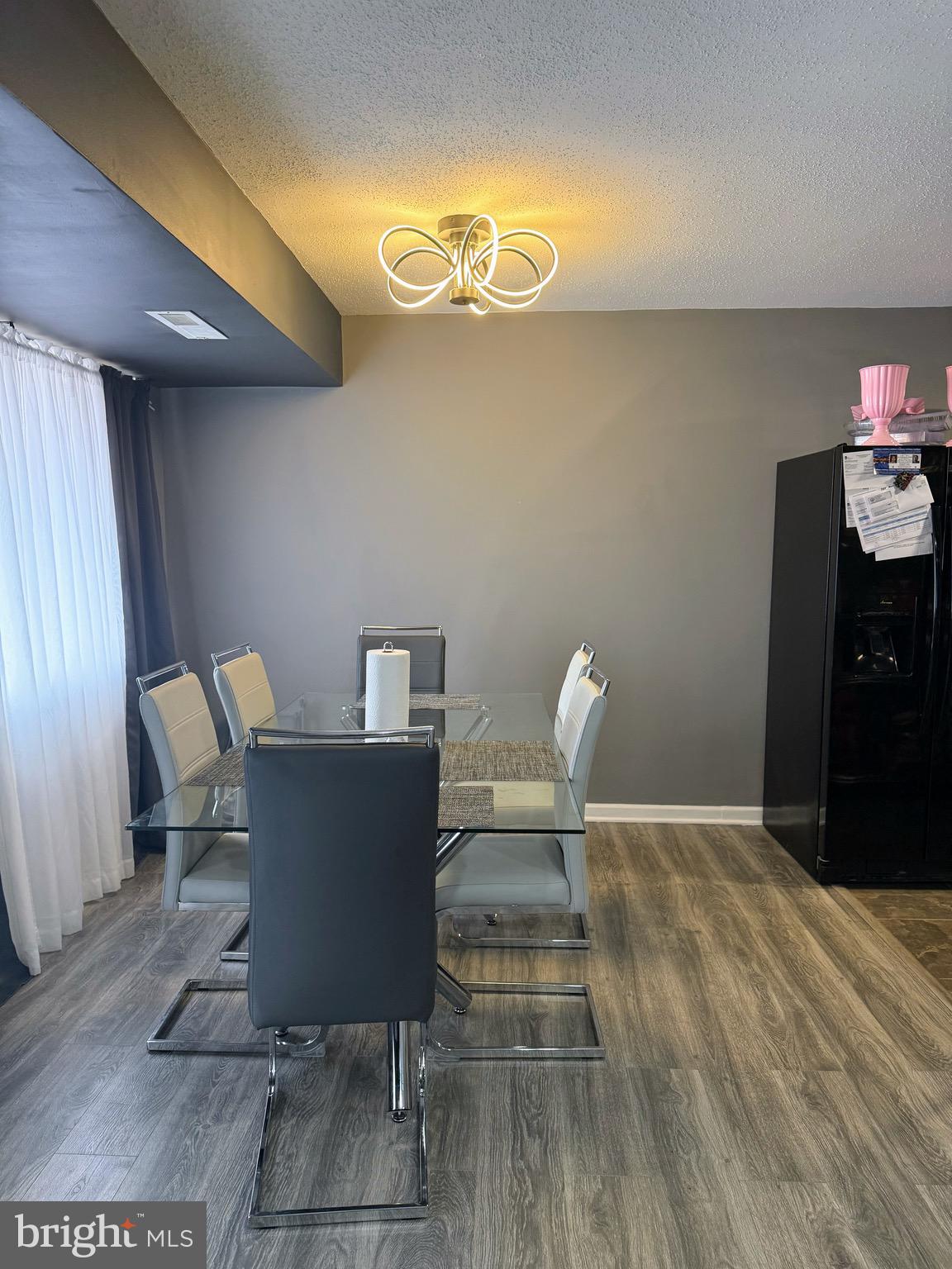 THE SEASONS - Residential