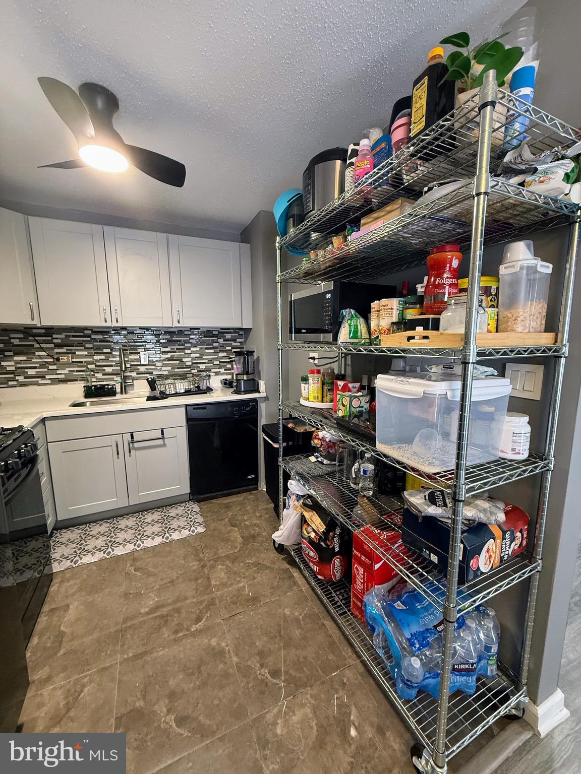 THE SEASONS - Residential