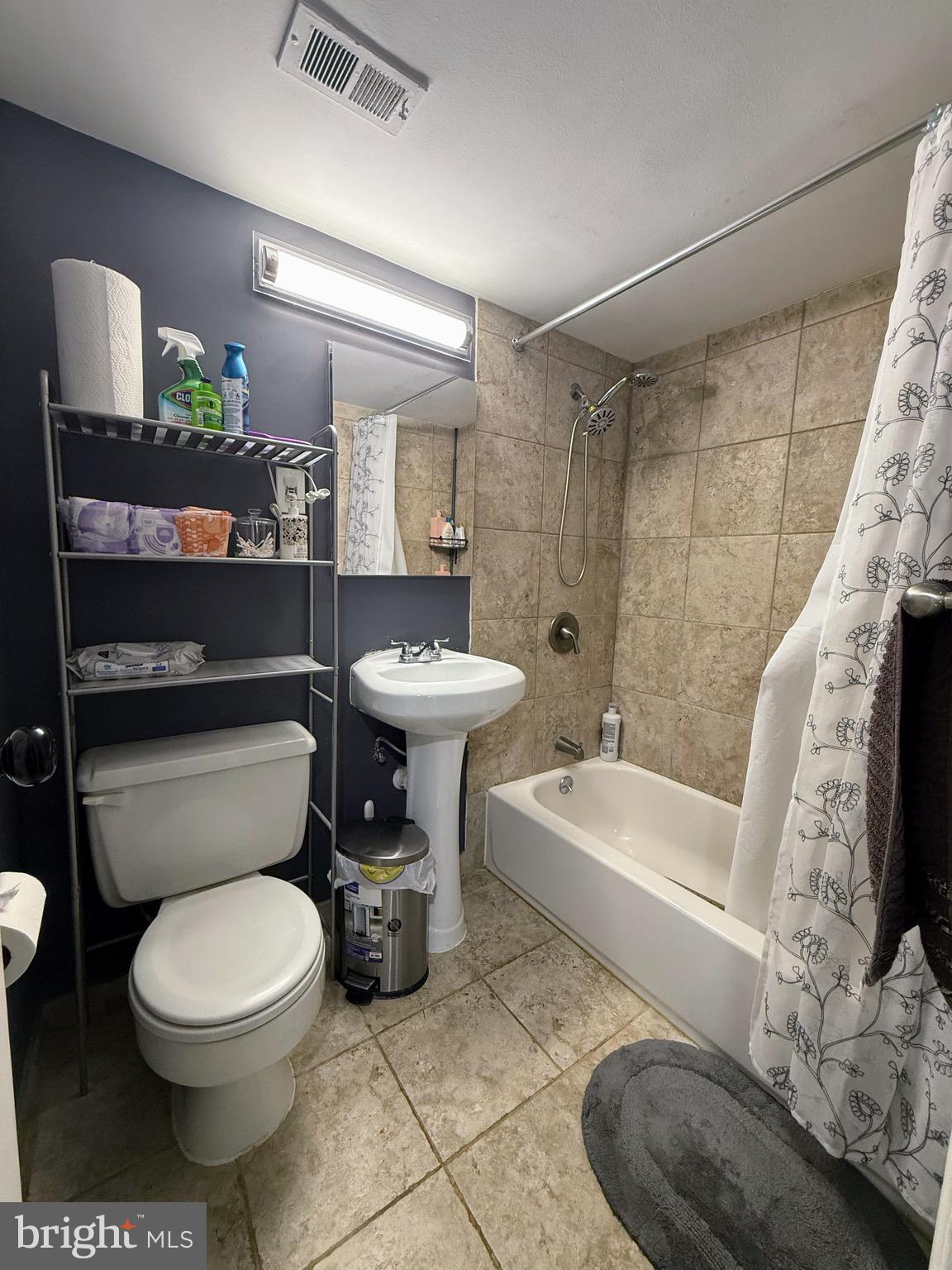 THE SEASONS - Residential