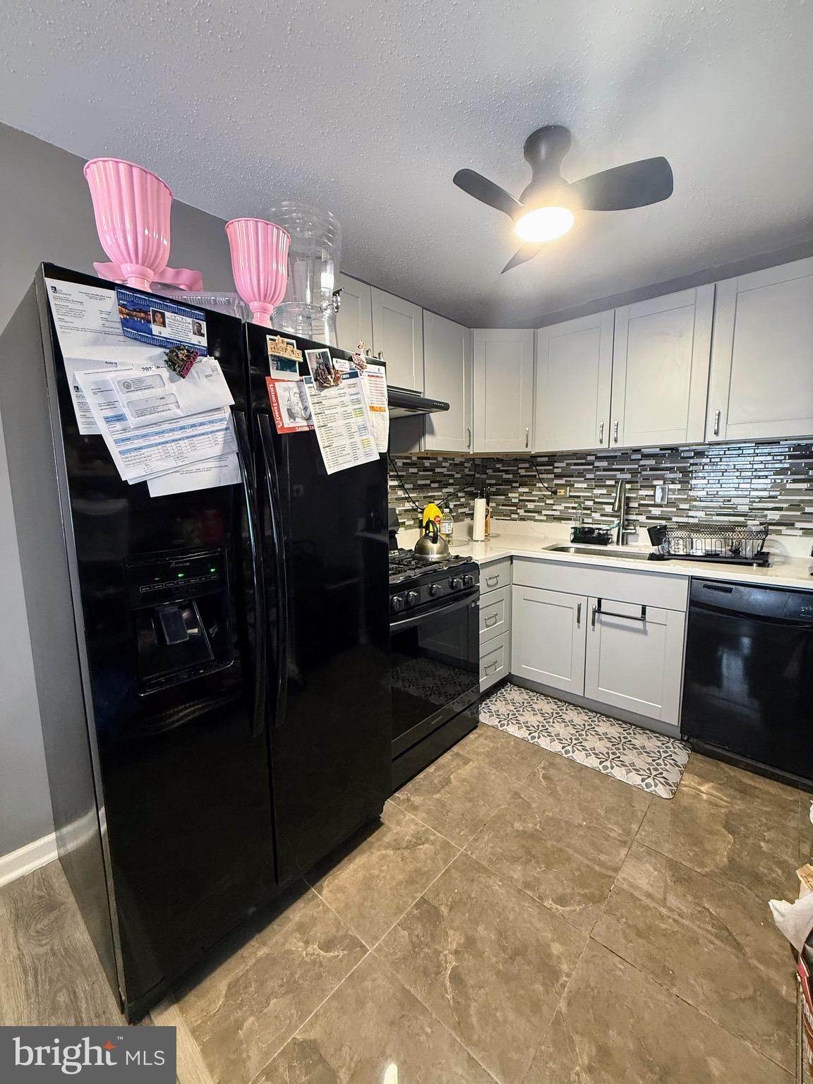 THE SEASONS - Residential