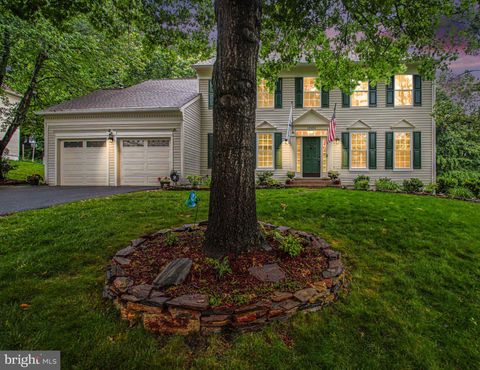 Photo of 15452 Cagney Court, WOODBRIDGE, VA 22193 (MLS # VAPW2117806)