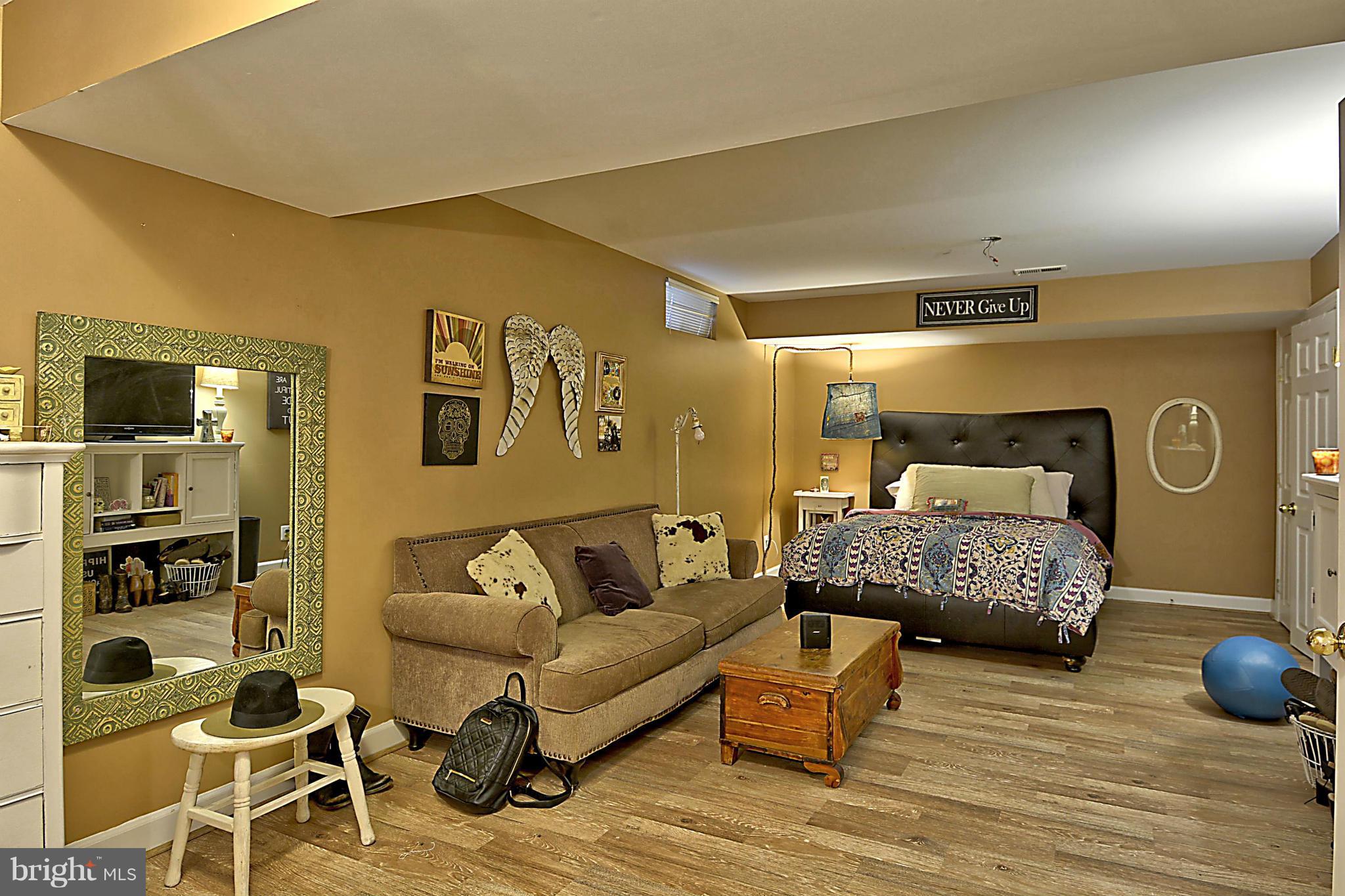 PENDERBROOK - Residential