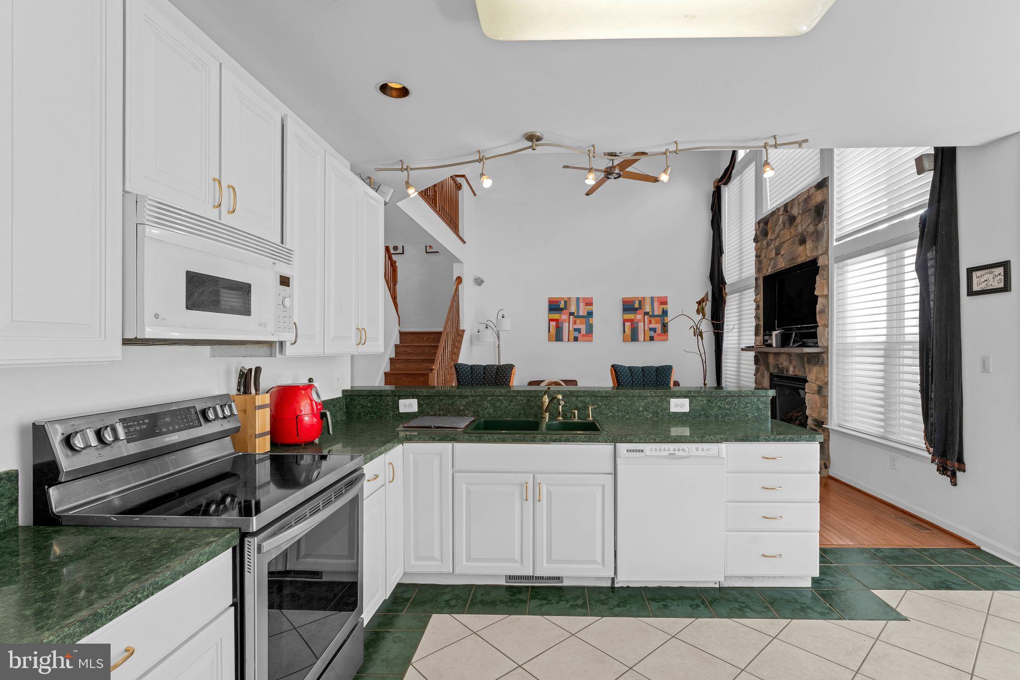 CASTLETON - Residential