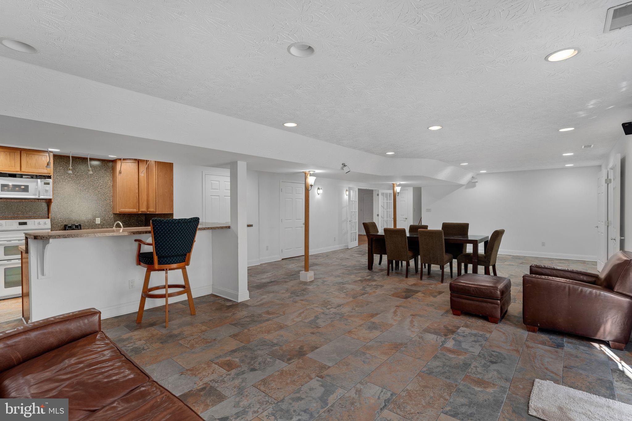 CASTLETON - Residential