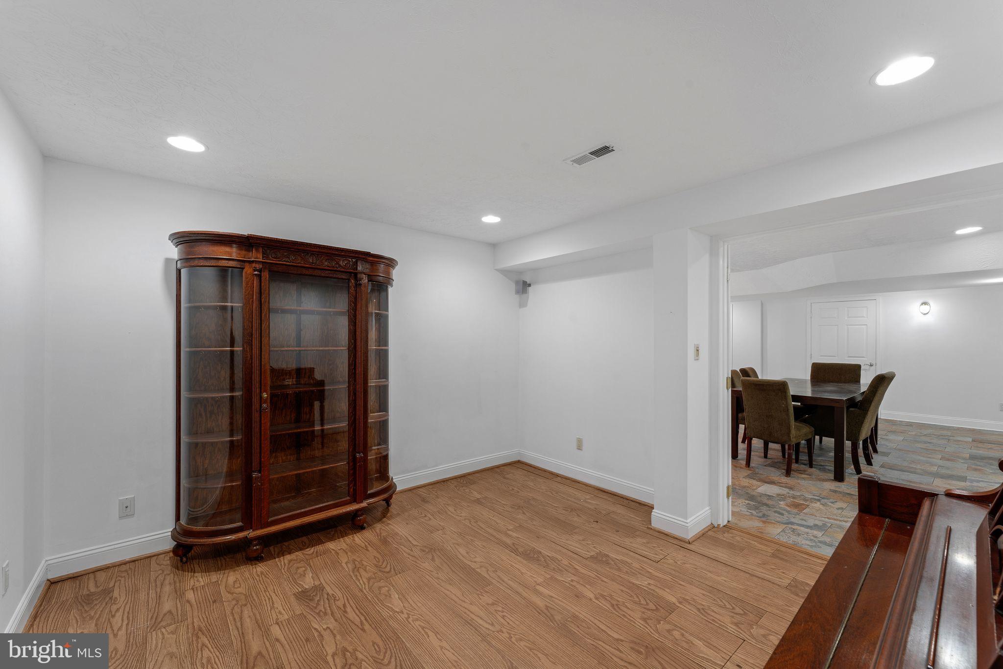 CASTLETON - Residential