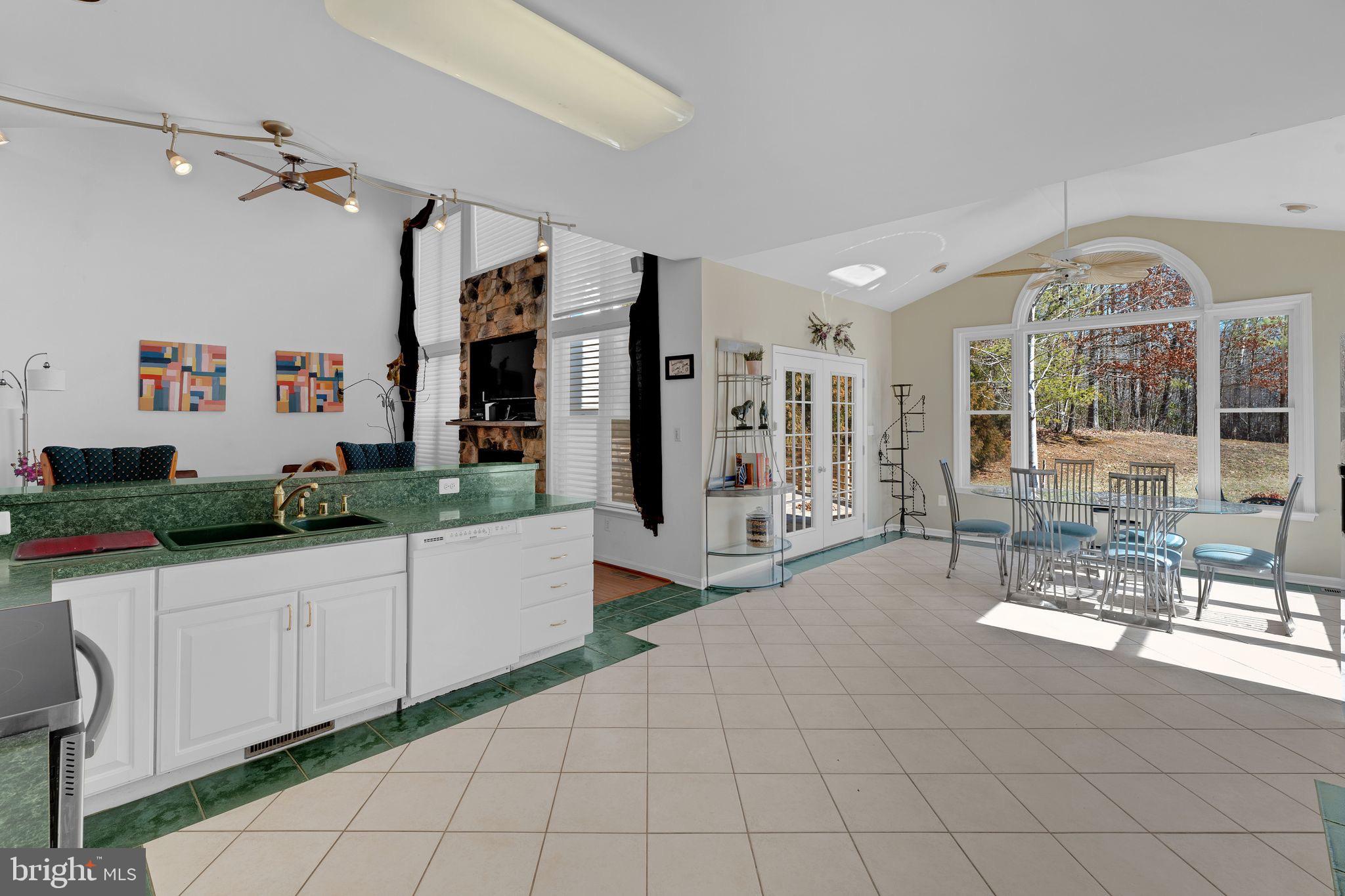 CASTLETON - Residential