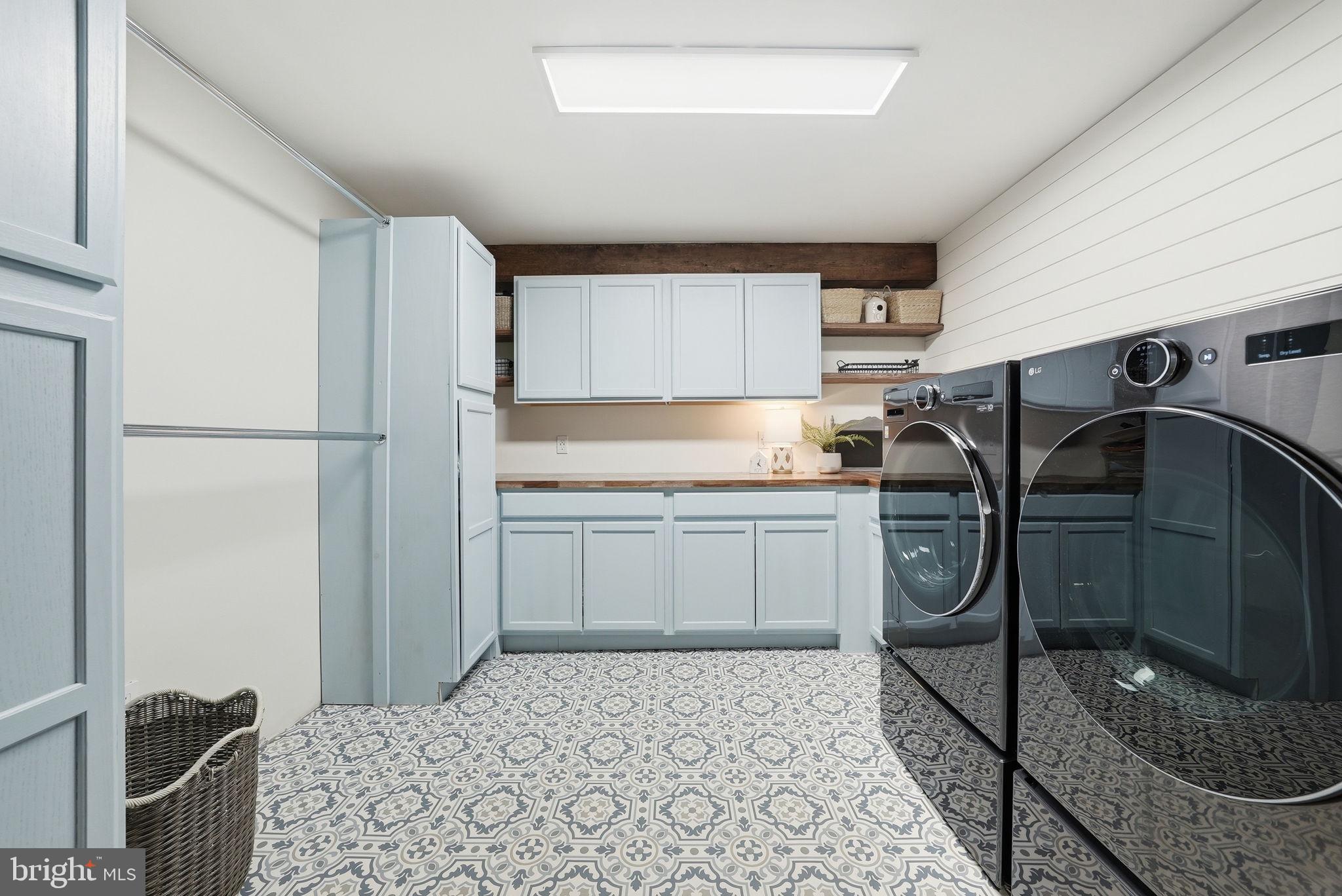 FAIRFAX STATION - Residential