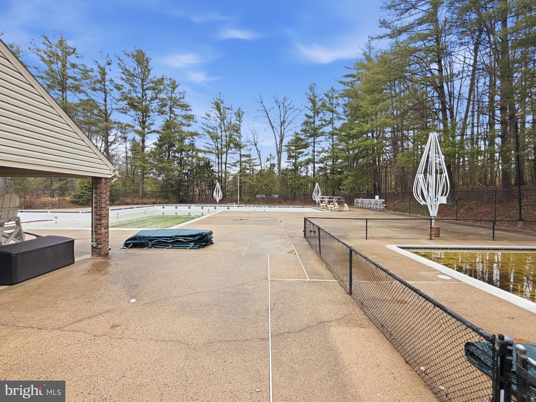 FAIRFAX STATION - Residential