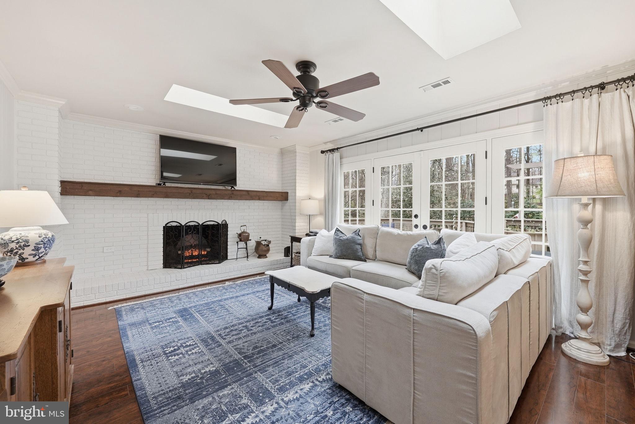 FAIRFAX STATION - Residential