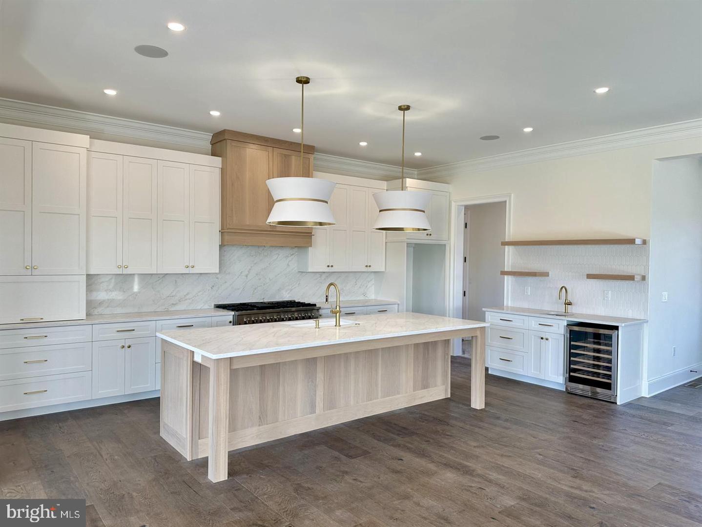 HAYDN MANOR - Residential