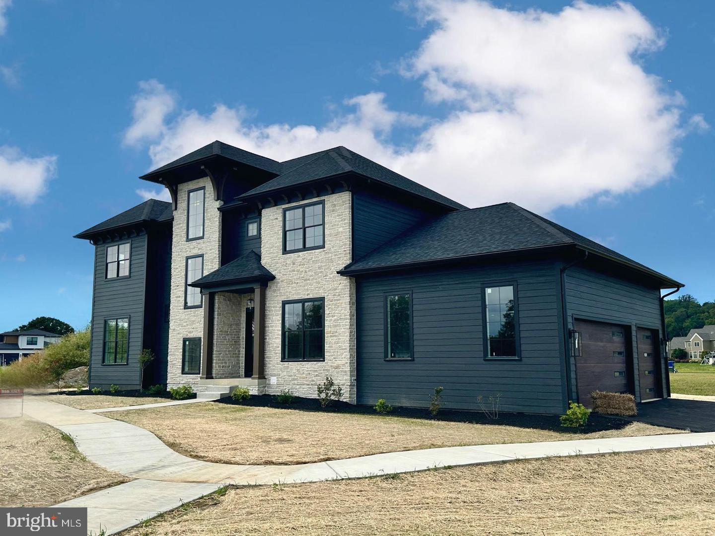 HAYDN MANOR - Residential