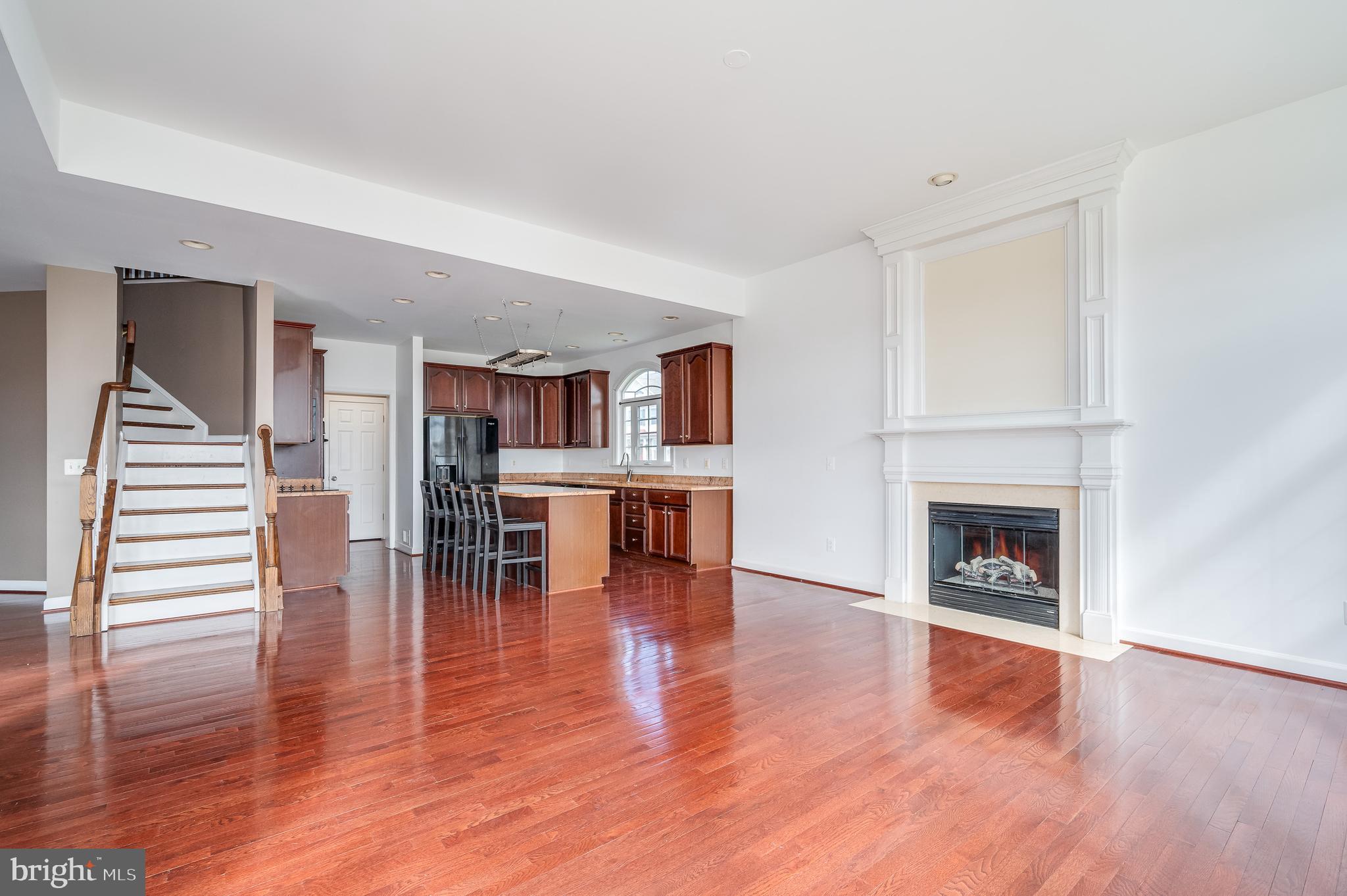 DEERFIELD VILLAGE - Residential Lease