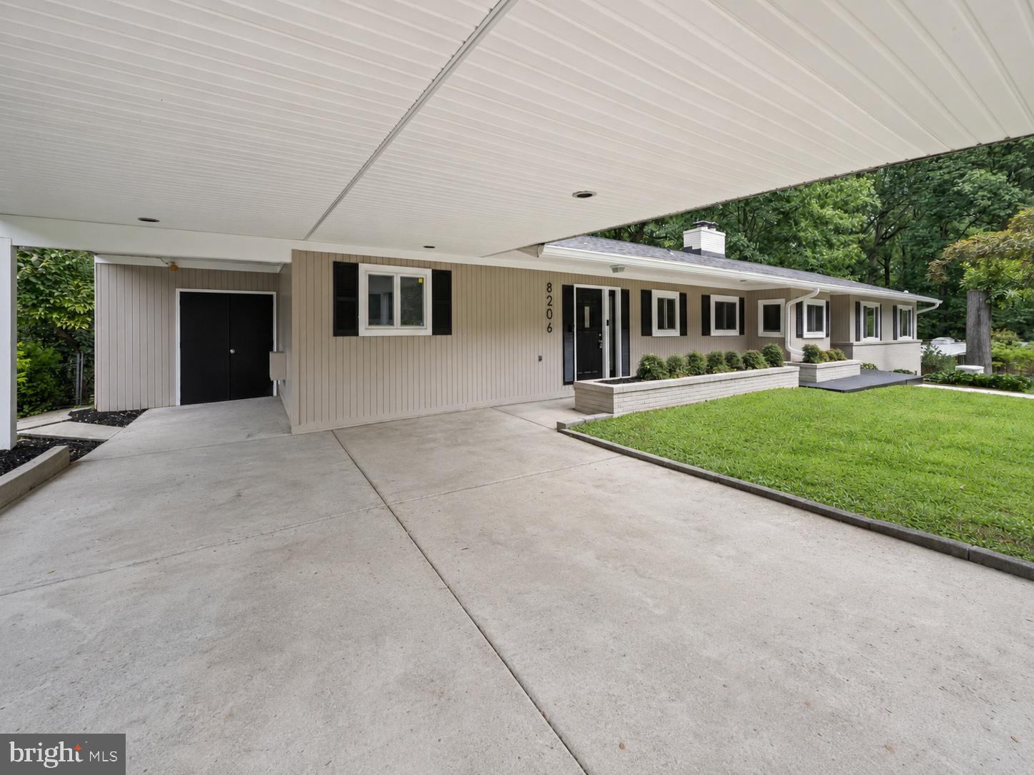 8206 CRANWOOD COURT