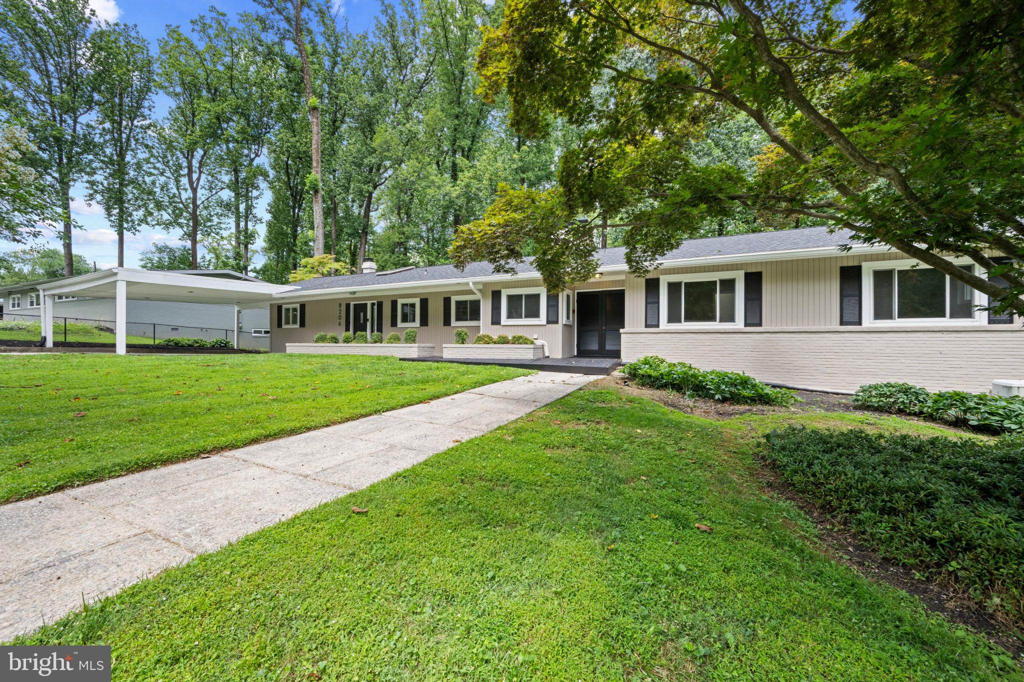 8206 CRANWOOD COURT