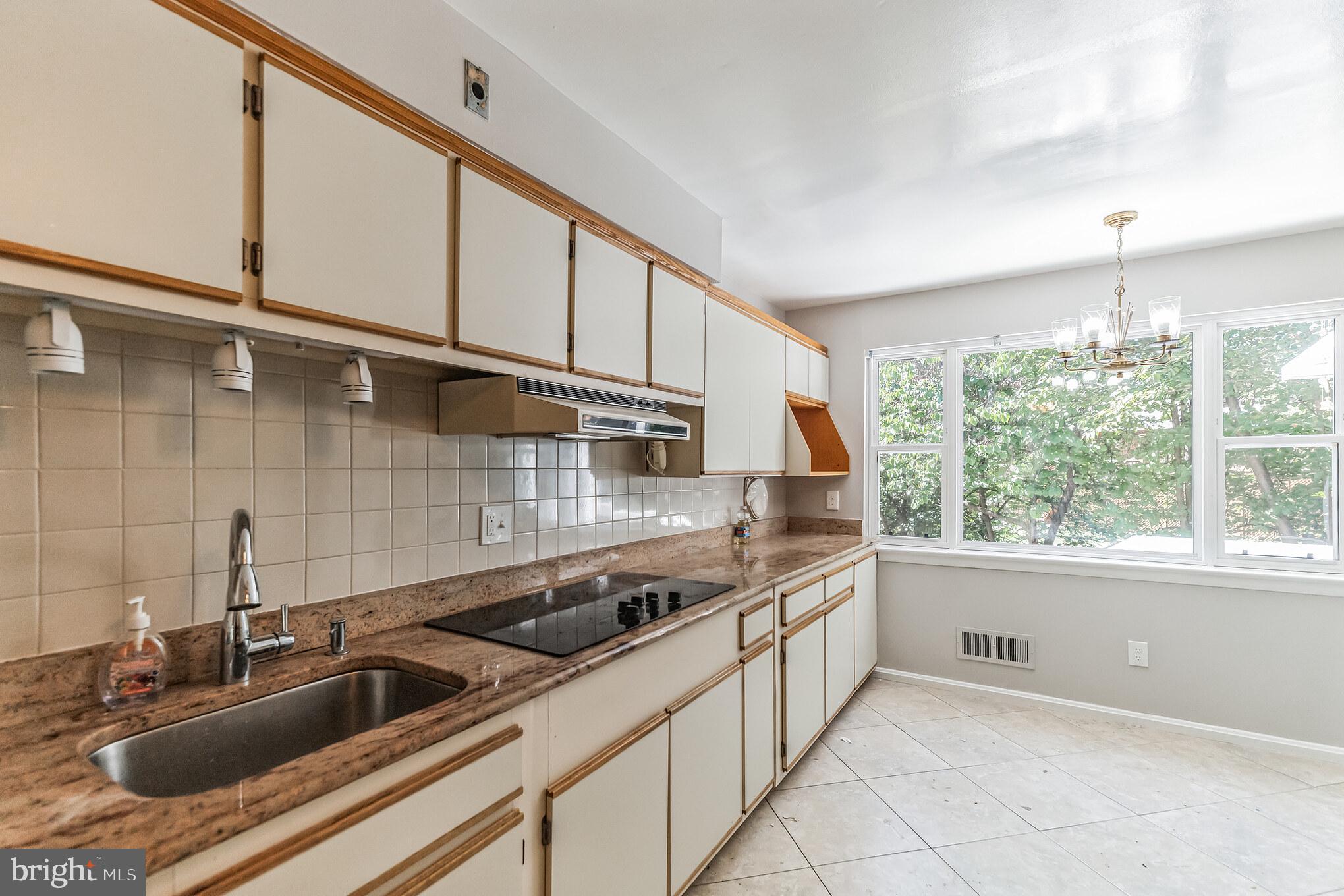 GREEN TREE MANOR - Residential