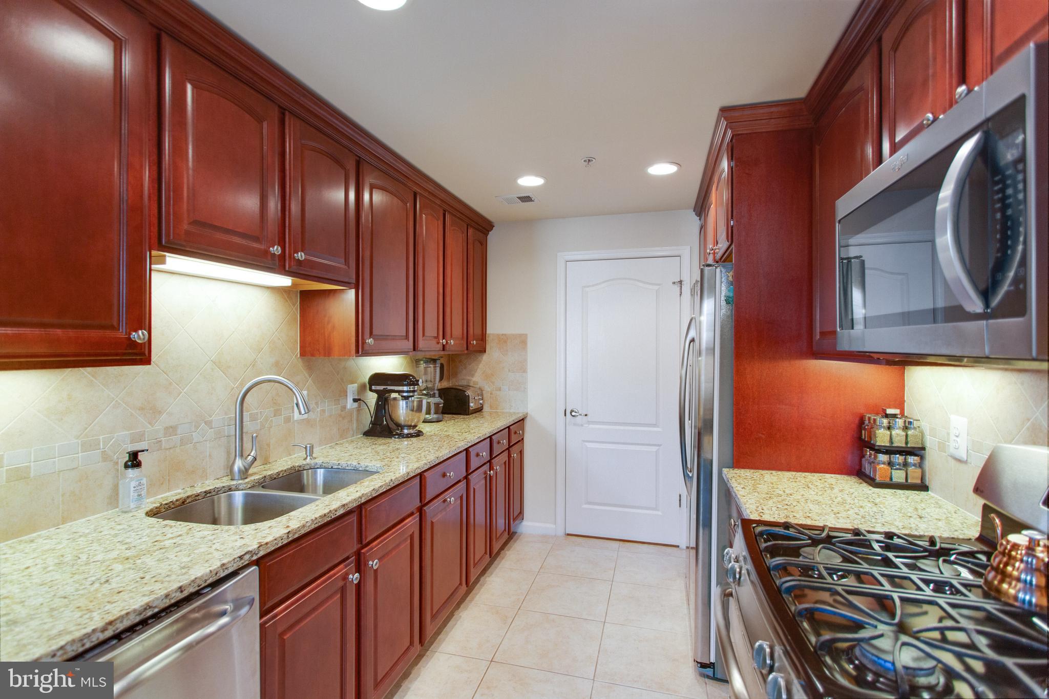 GATEWAY COMMONS - Residential