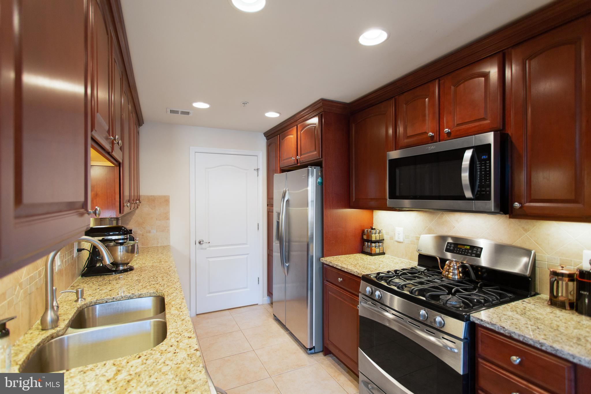 GATEWAY COMMONS - Residential