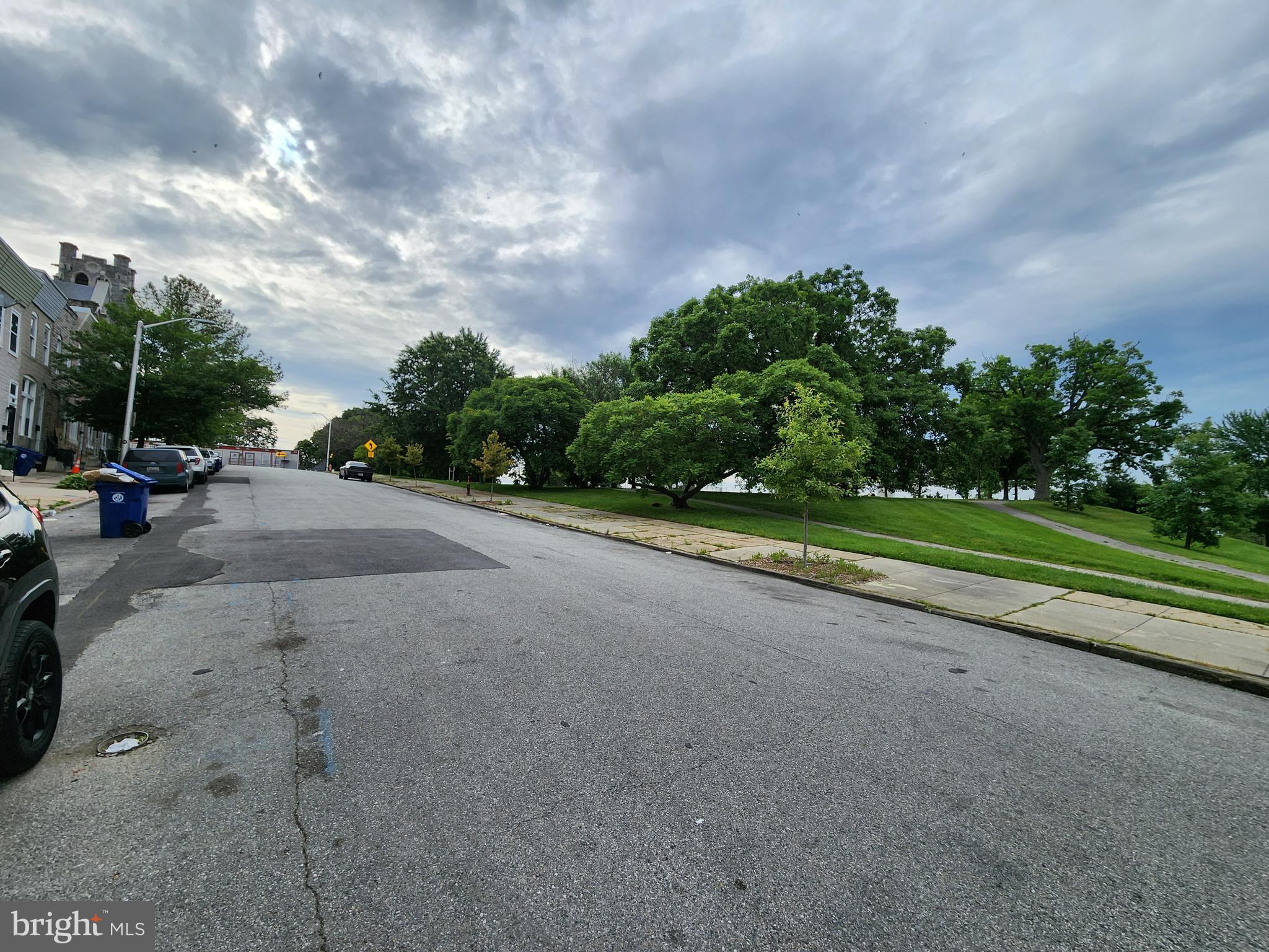 BROADWAY EAST - Residential