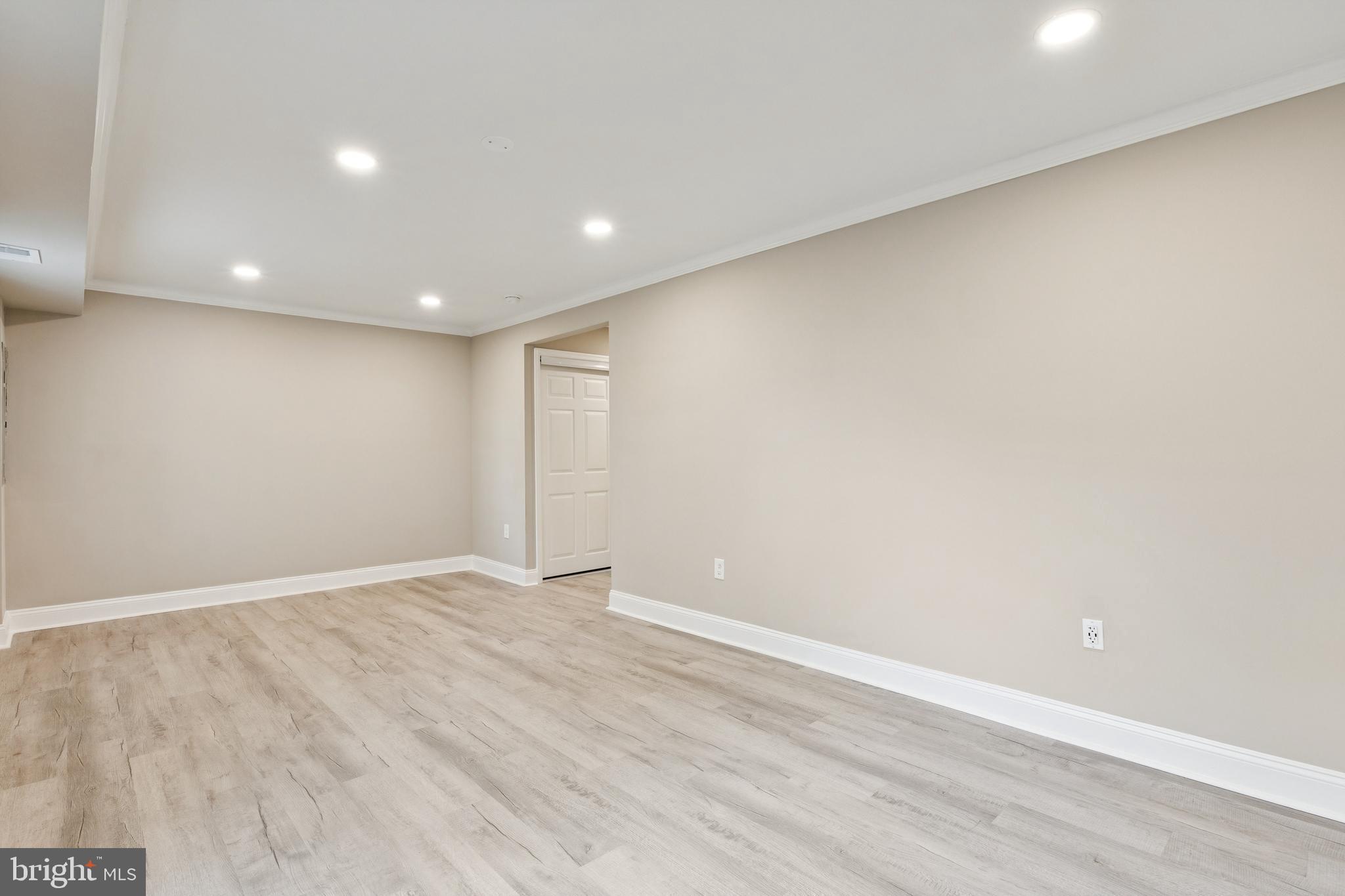 PINEWOOD HILL - Residential Lease