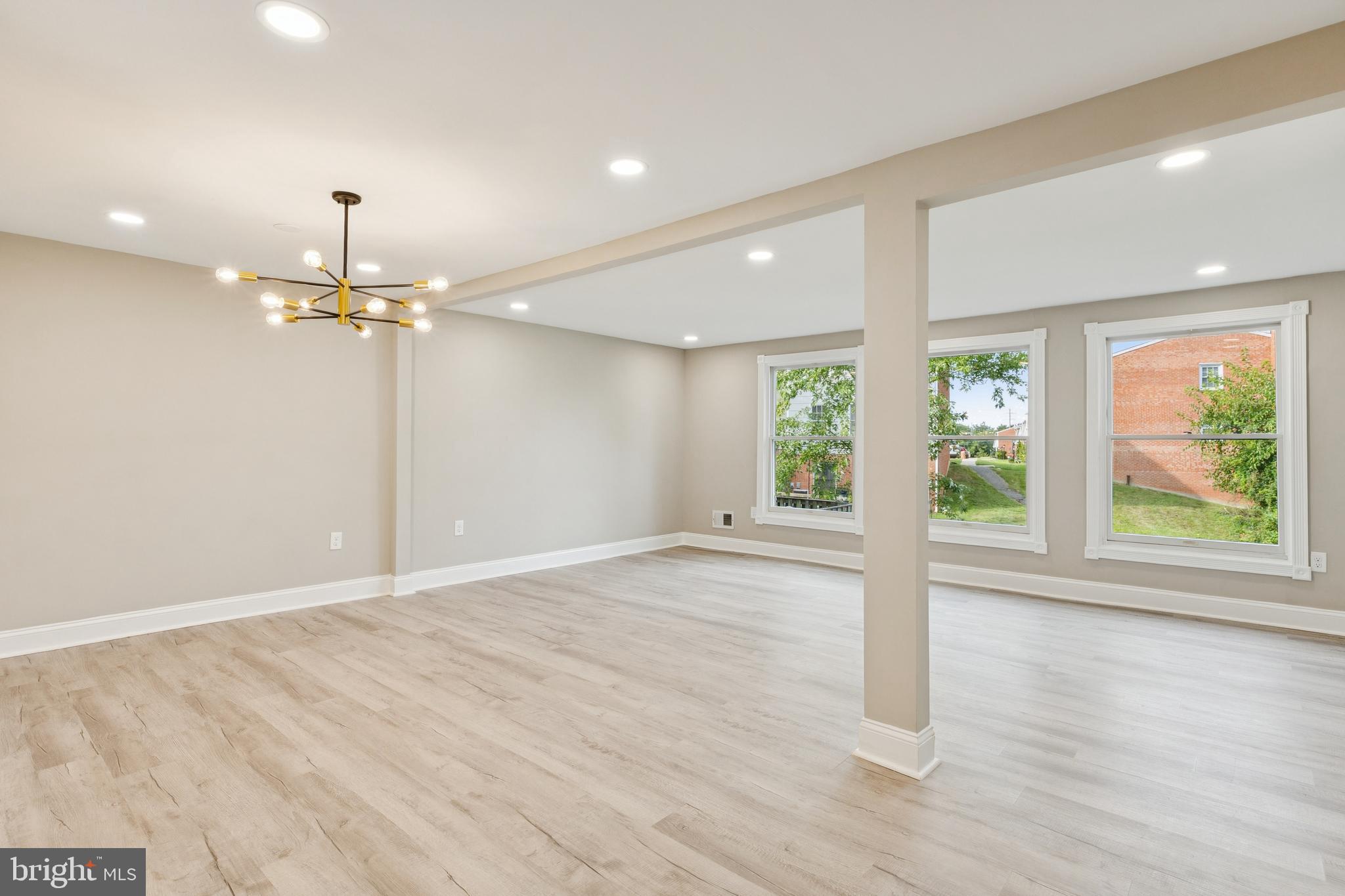 PINEWOOD HILL - Residential Lease