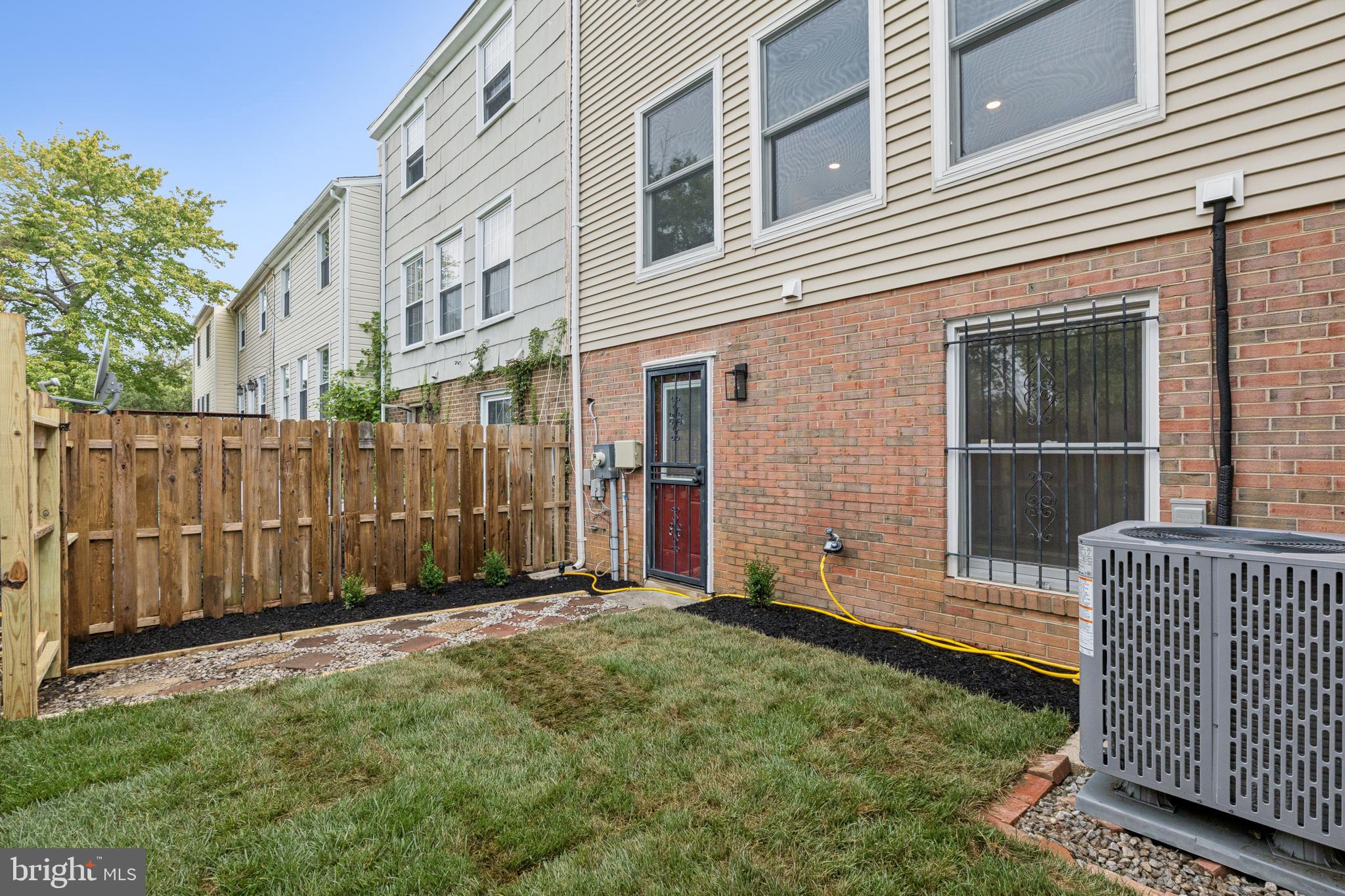 PINEWOOD HILL - Residential Lease