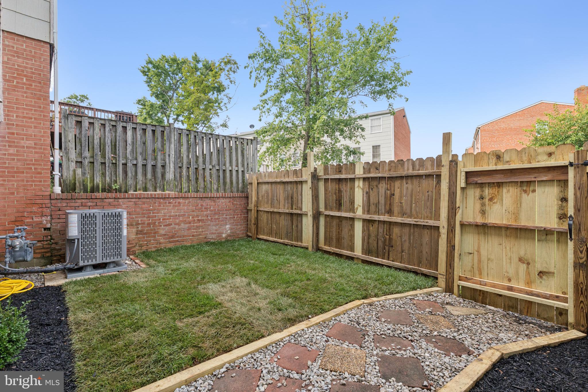 PINEWOOD HILL - Residential Lease