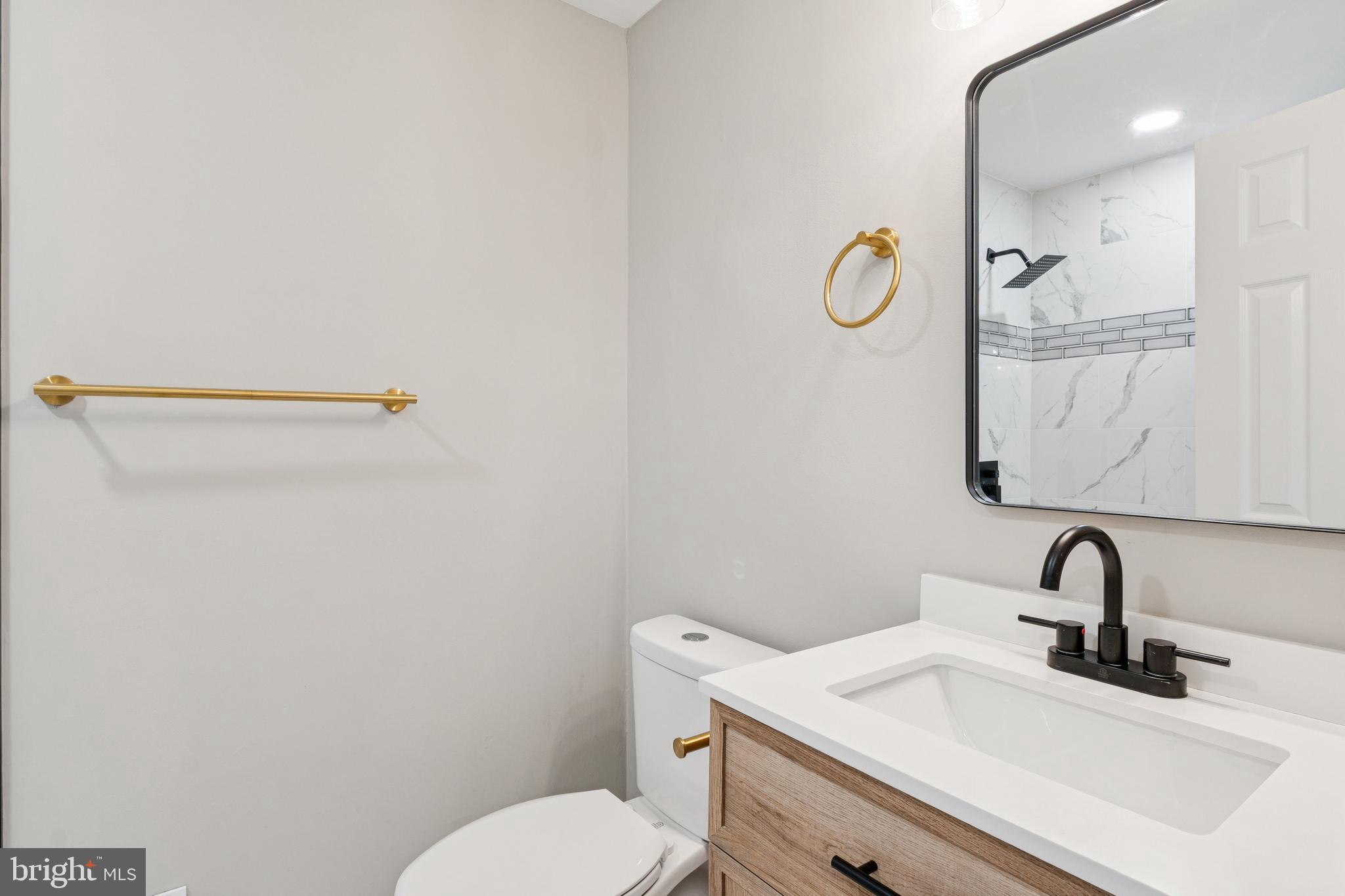 PINEWOOD HILL - Residential Lease