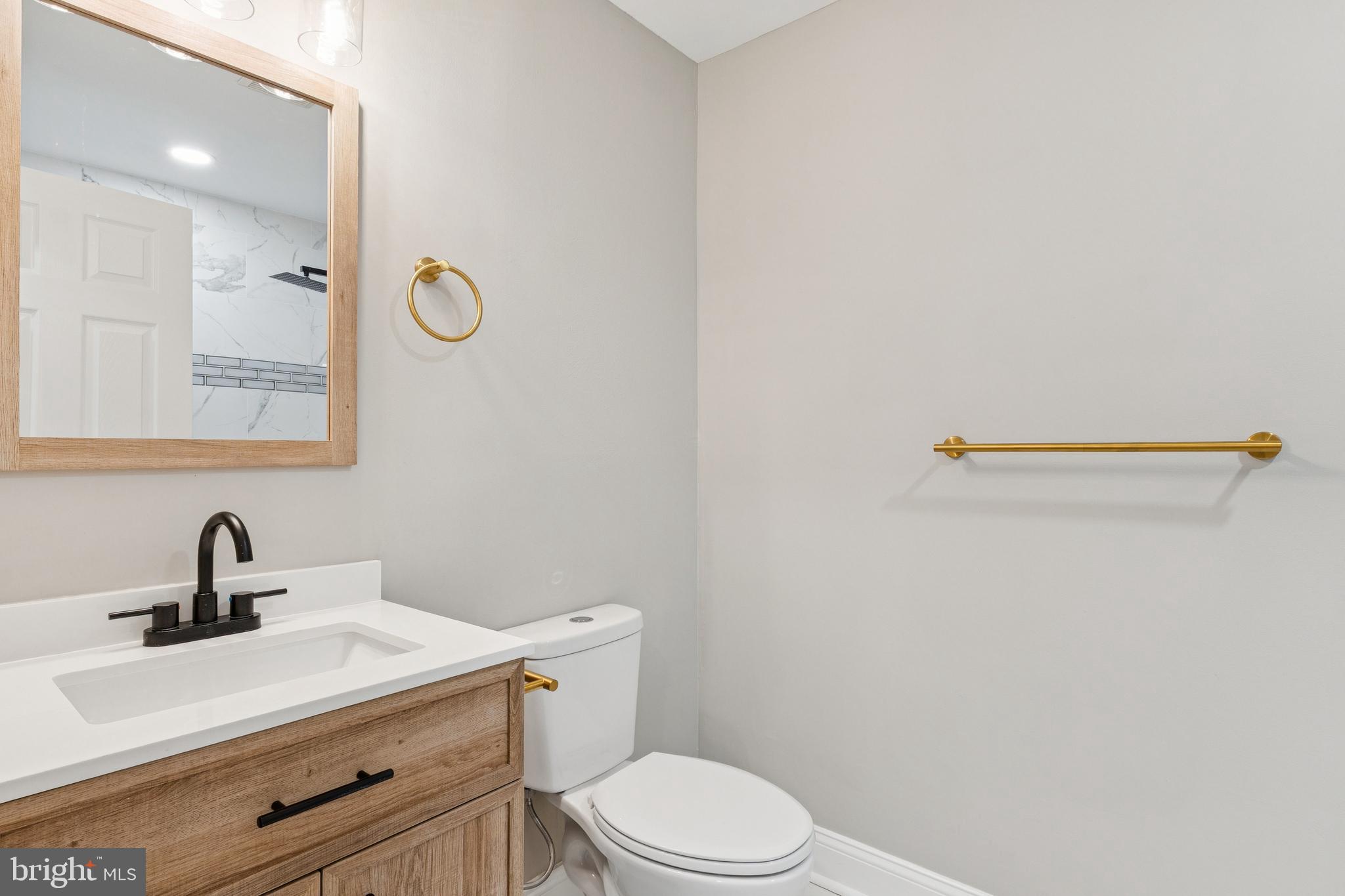 PINEWOOD HILL - Residential Lease