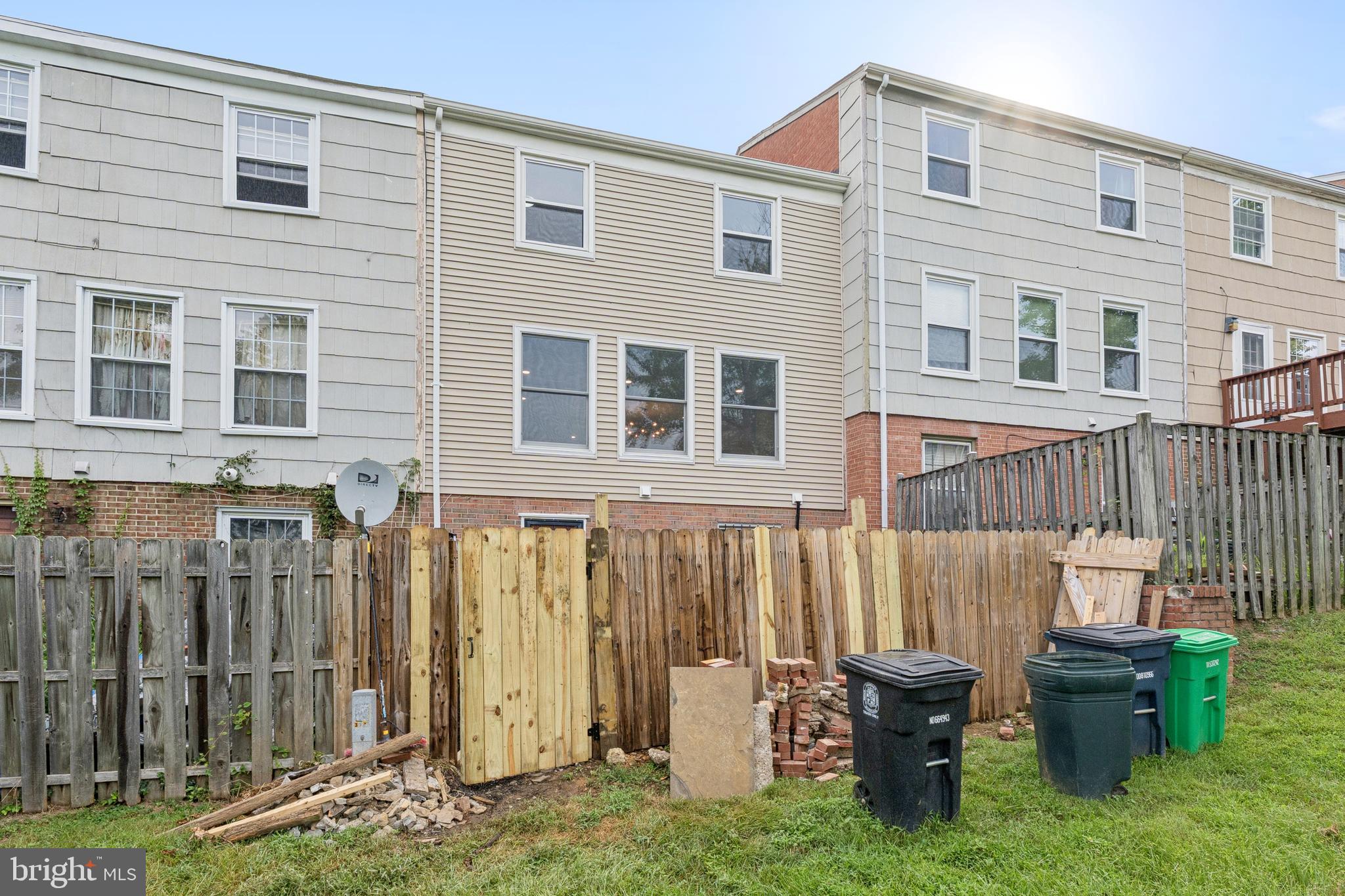 PINEWOOD HILL - Residential Lease