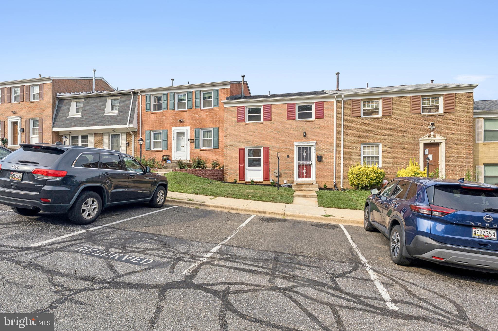 PINEWOOD HILL - Residential Lease