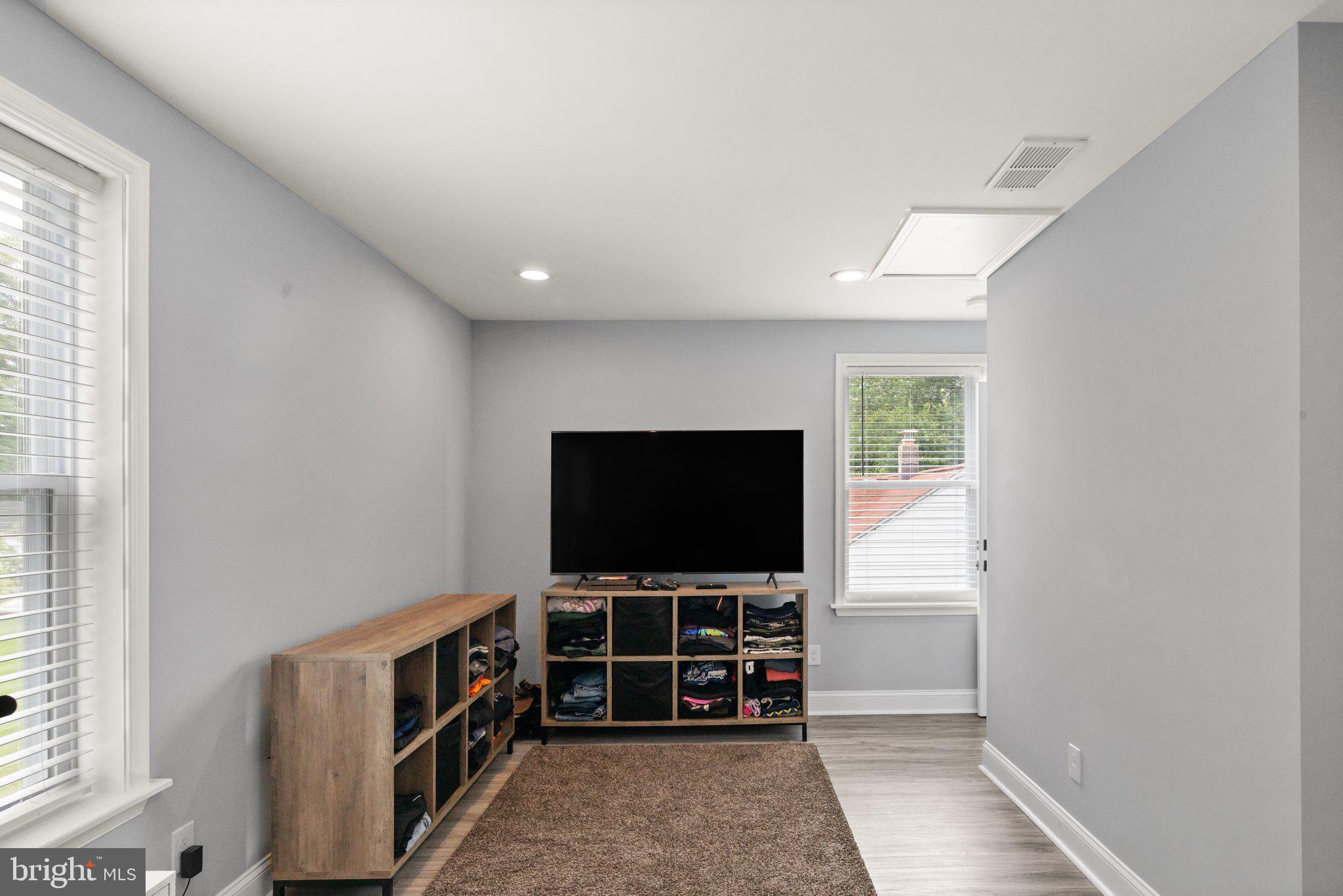 ABERDEEN HILLS - Residential