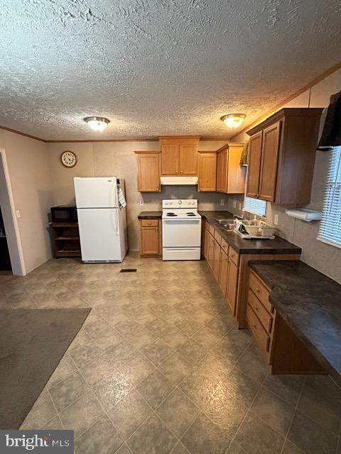 HENSELL HEIGHTS - Residential