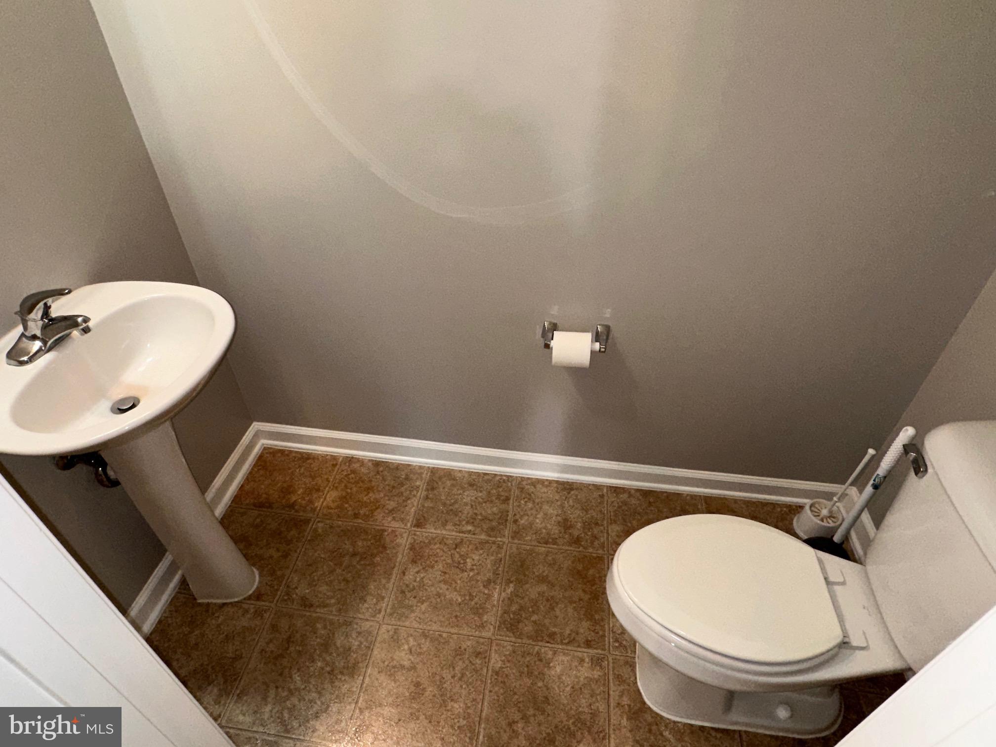 ARCHERS ROCK - Residential Lease