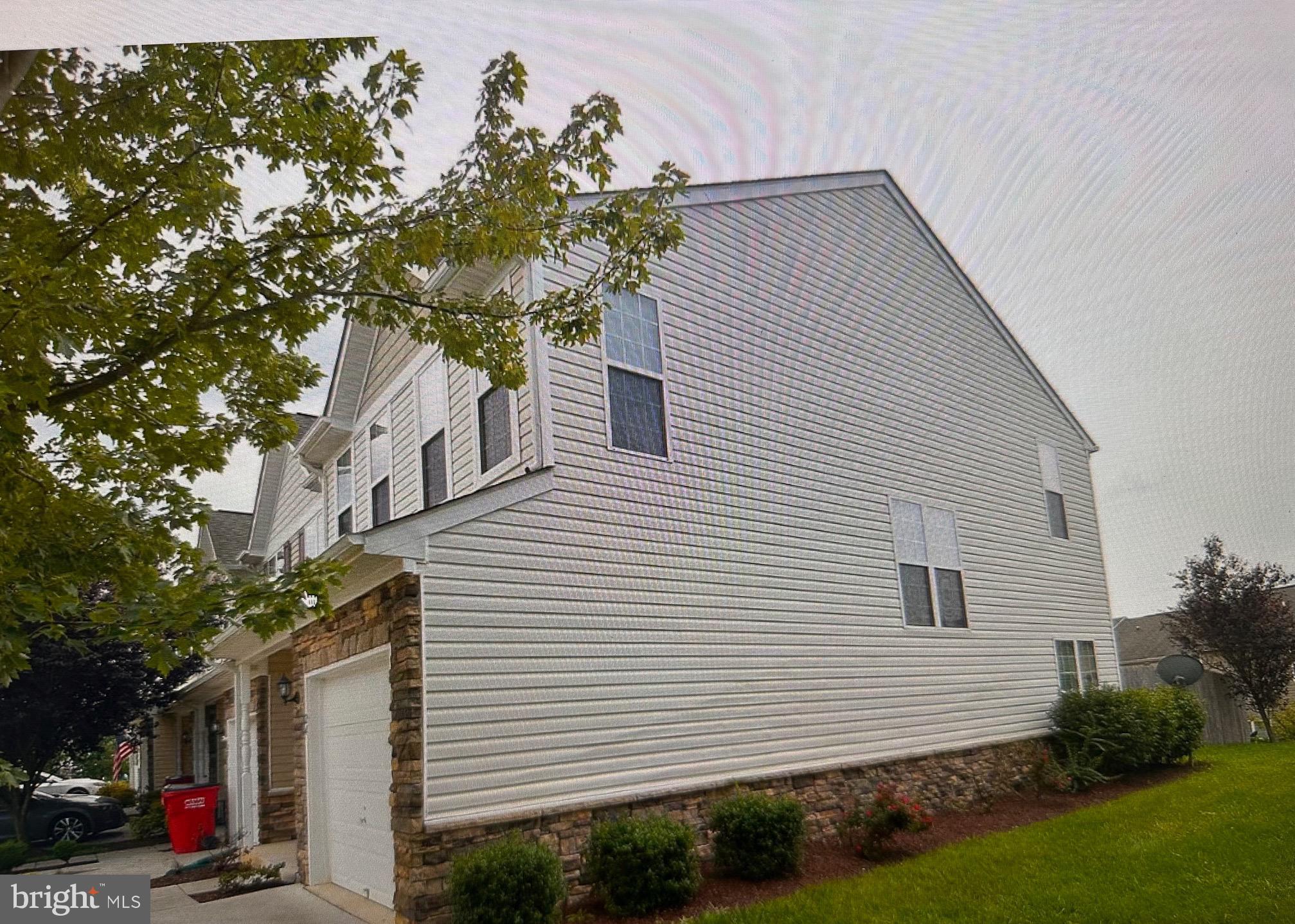 ARCHERS ROCK - Residential Lease