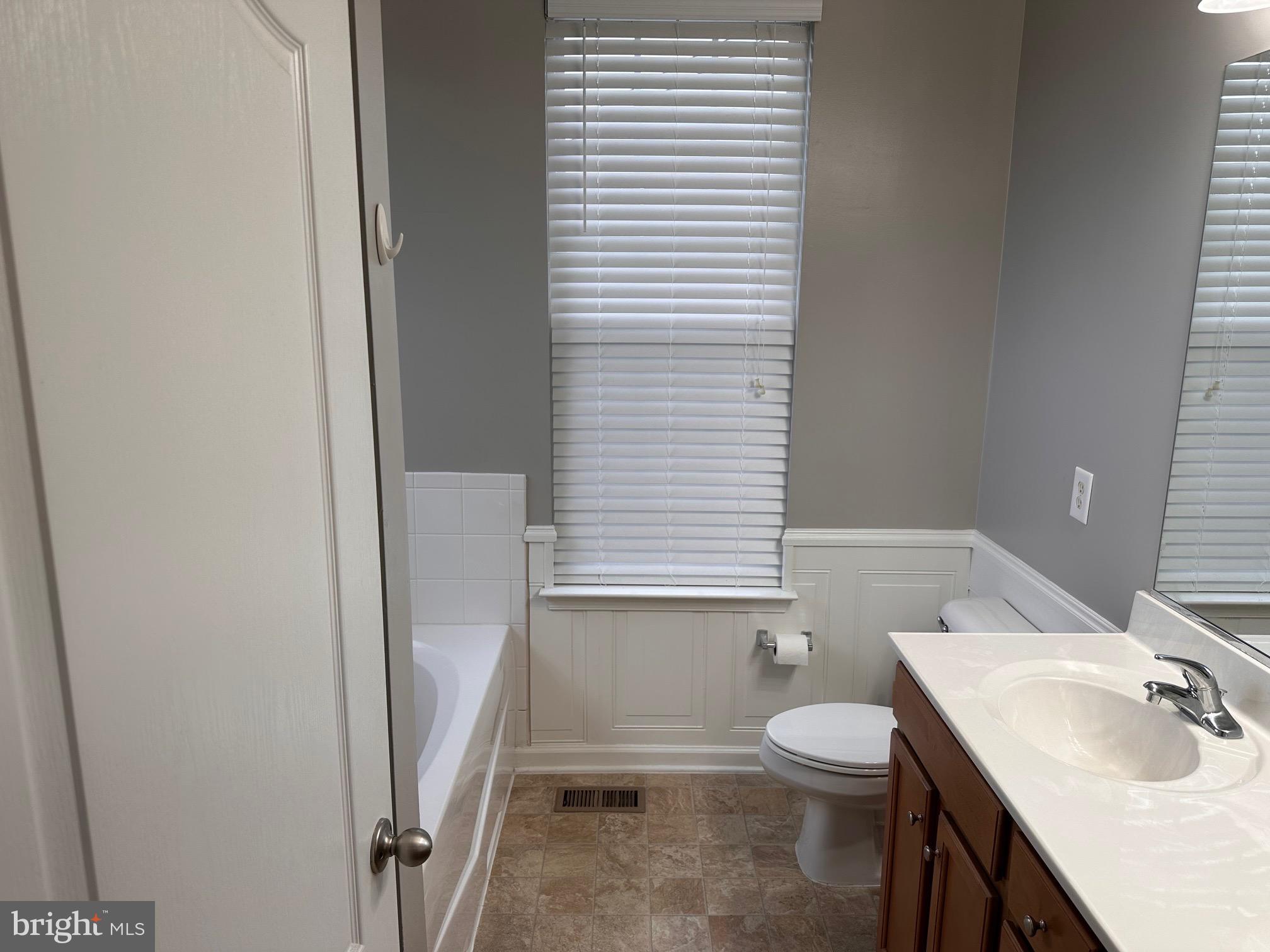 ARCHERS ROCK - Residential Lease