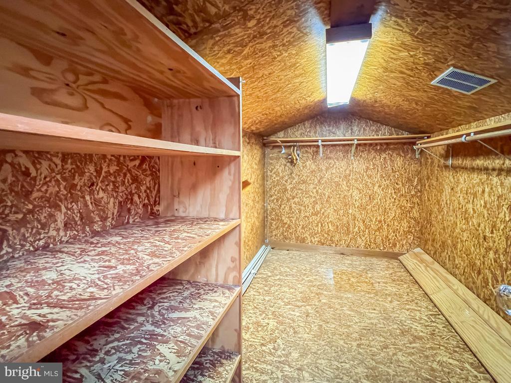 HILLWOOD TERR - Residential