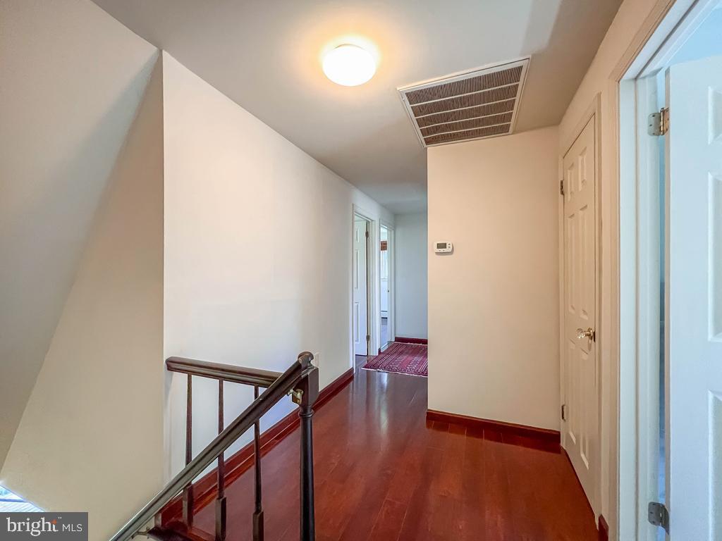 HILLWOOD TERR - Residential